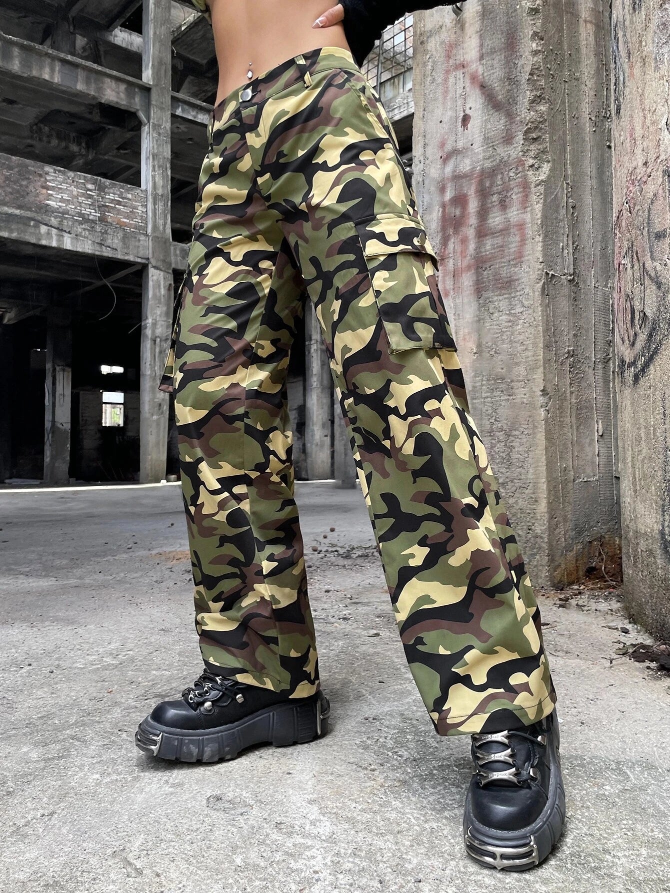Camo Printed Pocket Cargo Pants – back view detail