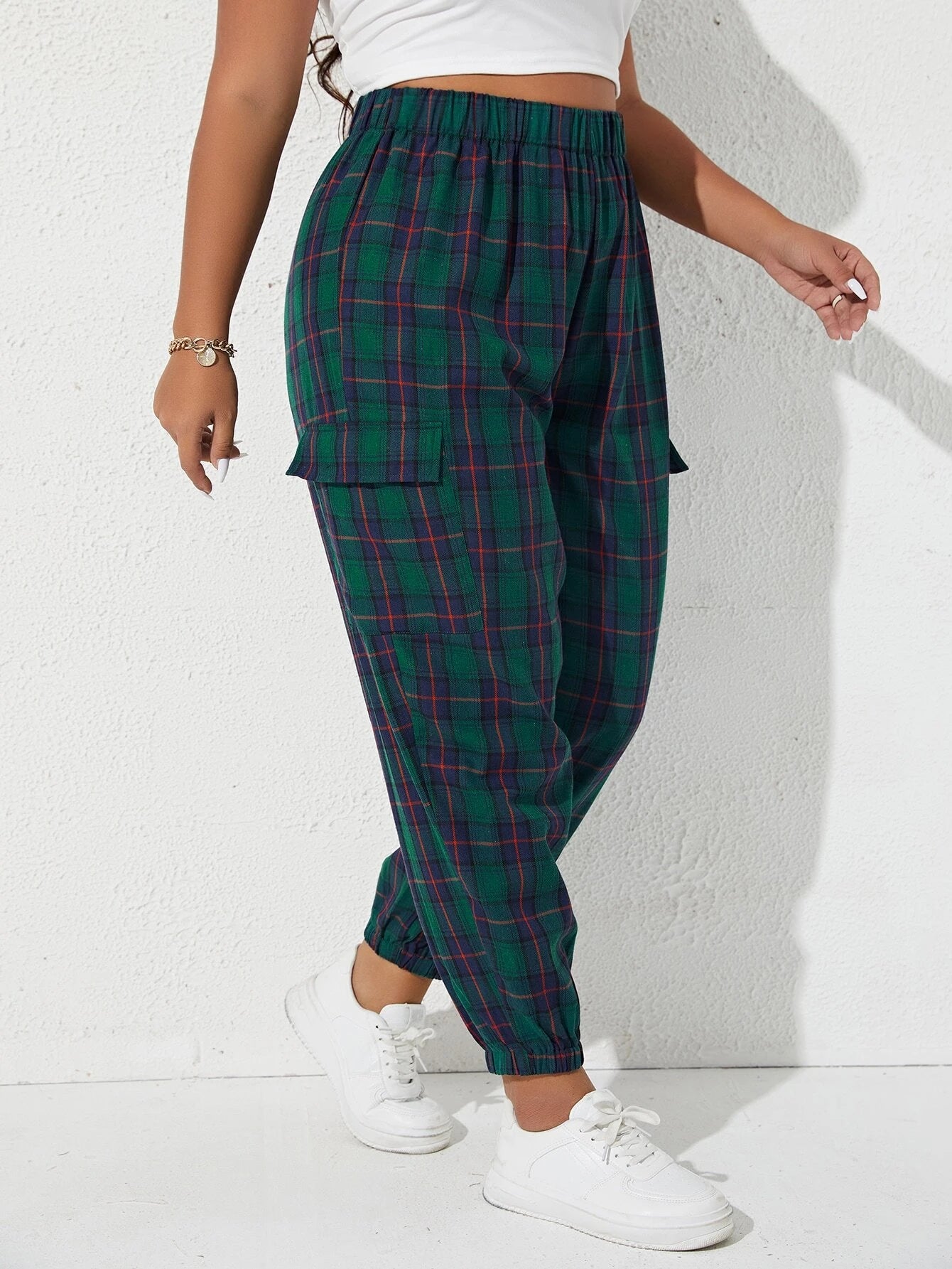 Plaid Print Flap Pocket Side Pants – side profile view