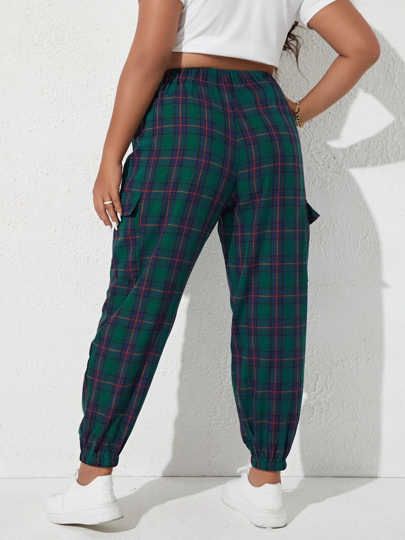 Plaid Print Flap Pocket Side Pants – back view detail