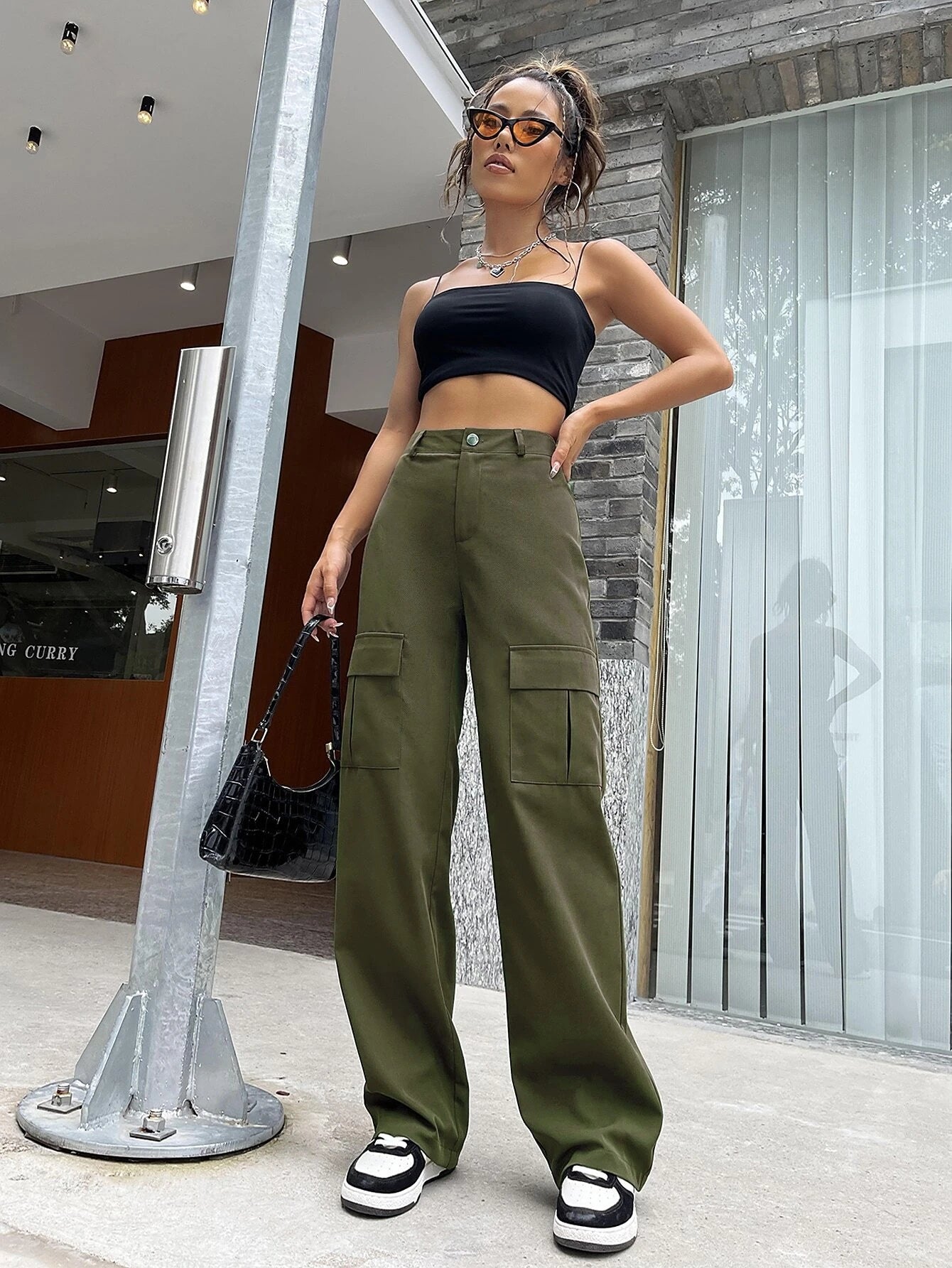 Casual Pocket Side Cargo Pant – waistband detail