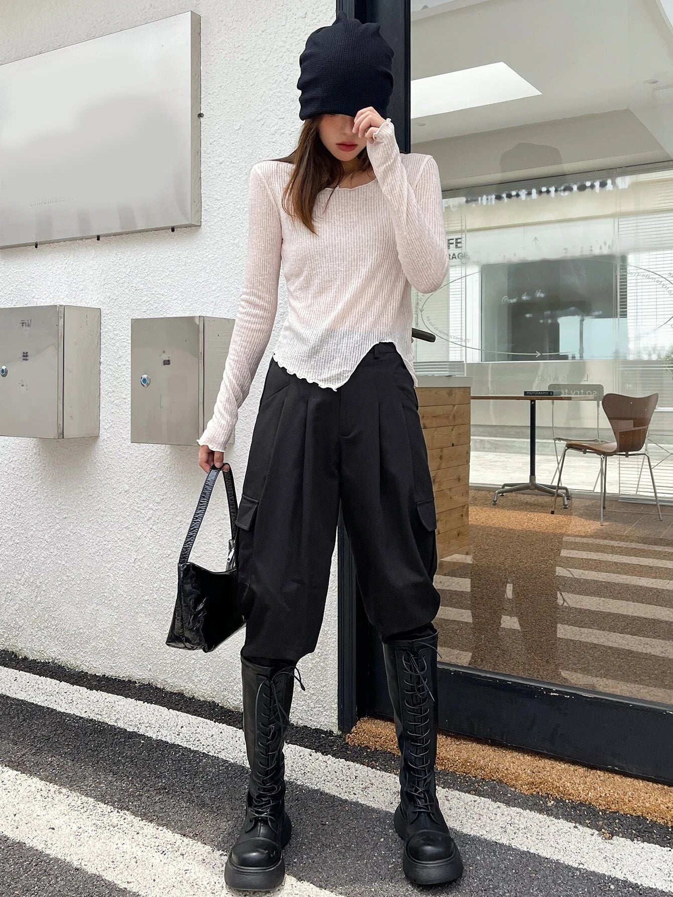 Side Pleated Flap Pocket Cargo Pants – waistband detail