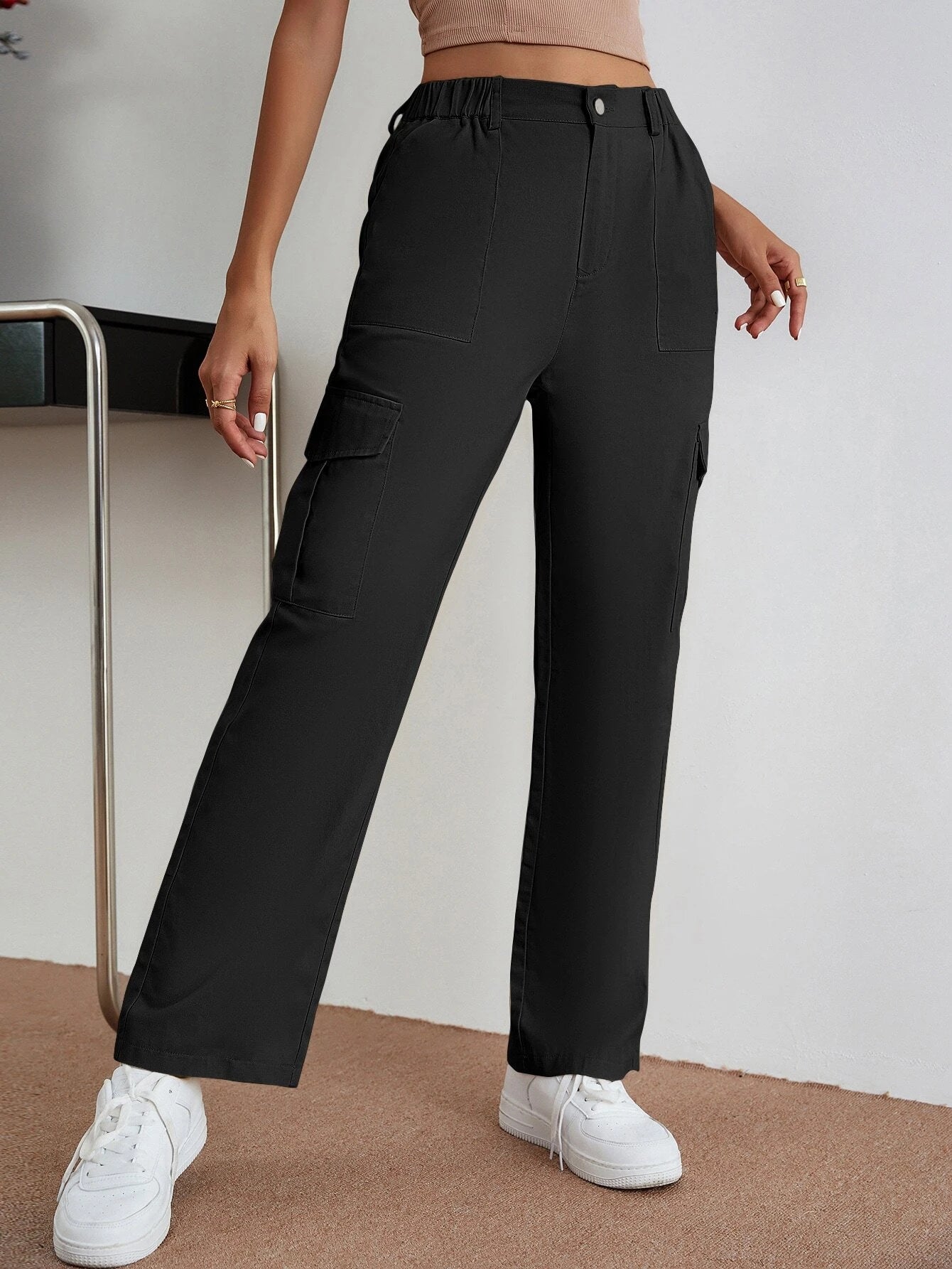 Slant Pocket Cargo Pants in Black – pocket detail close-up