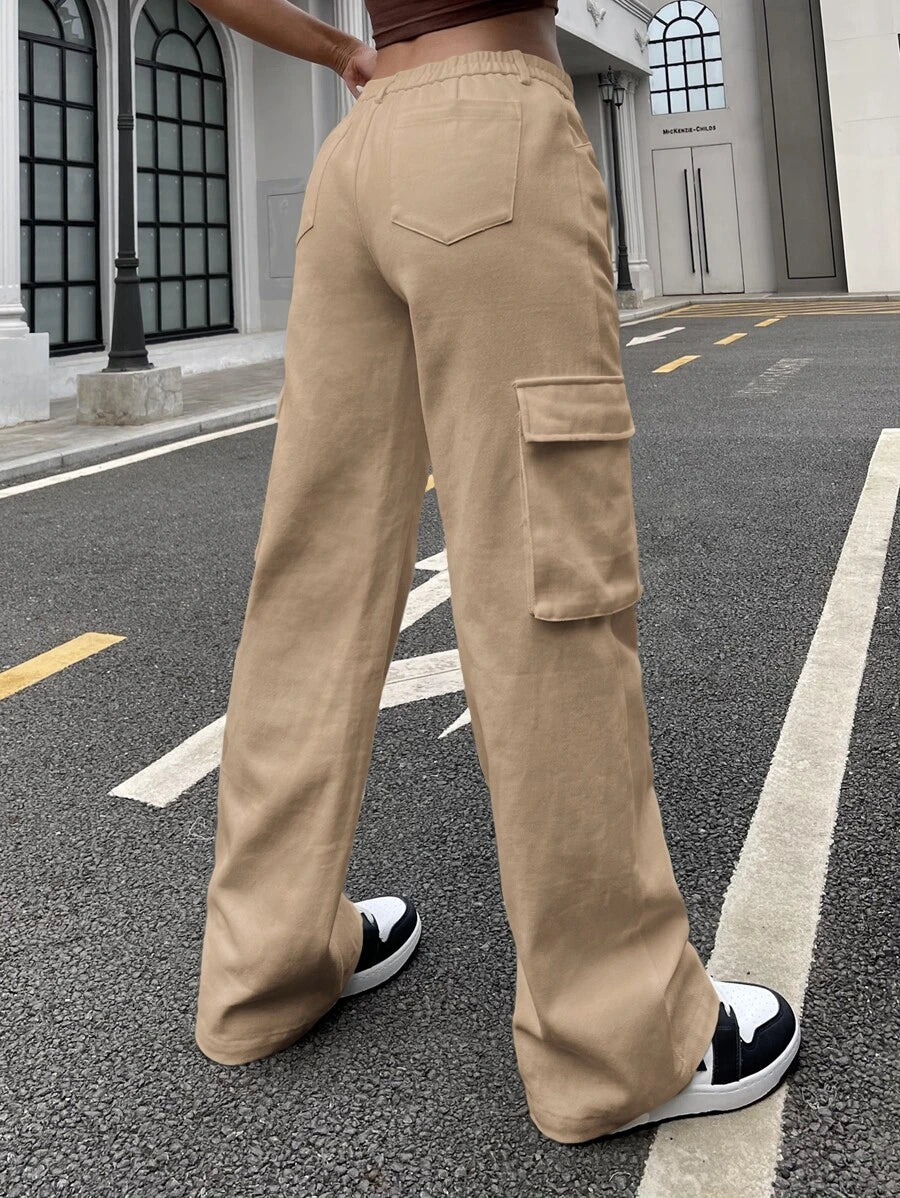Flap Pocket Side Easy Wear Cargo Pants – model wearing view