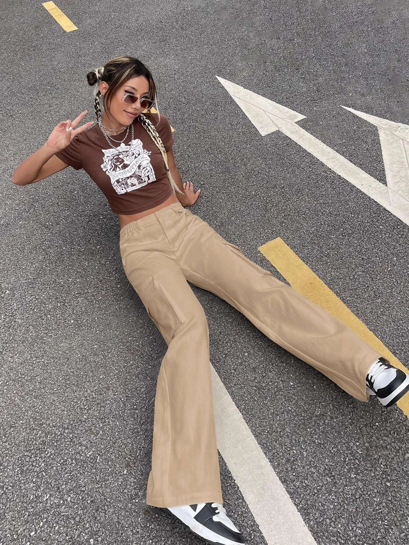 Flap Pocket Regular Fit Cargo Pants – back view detail