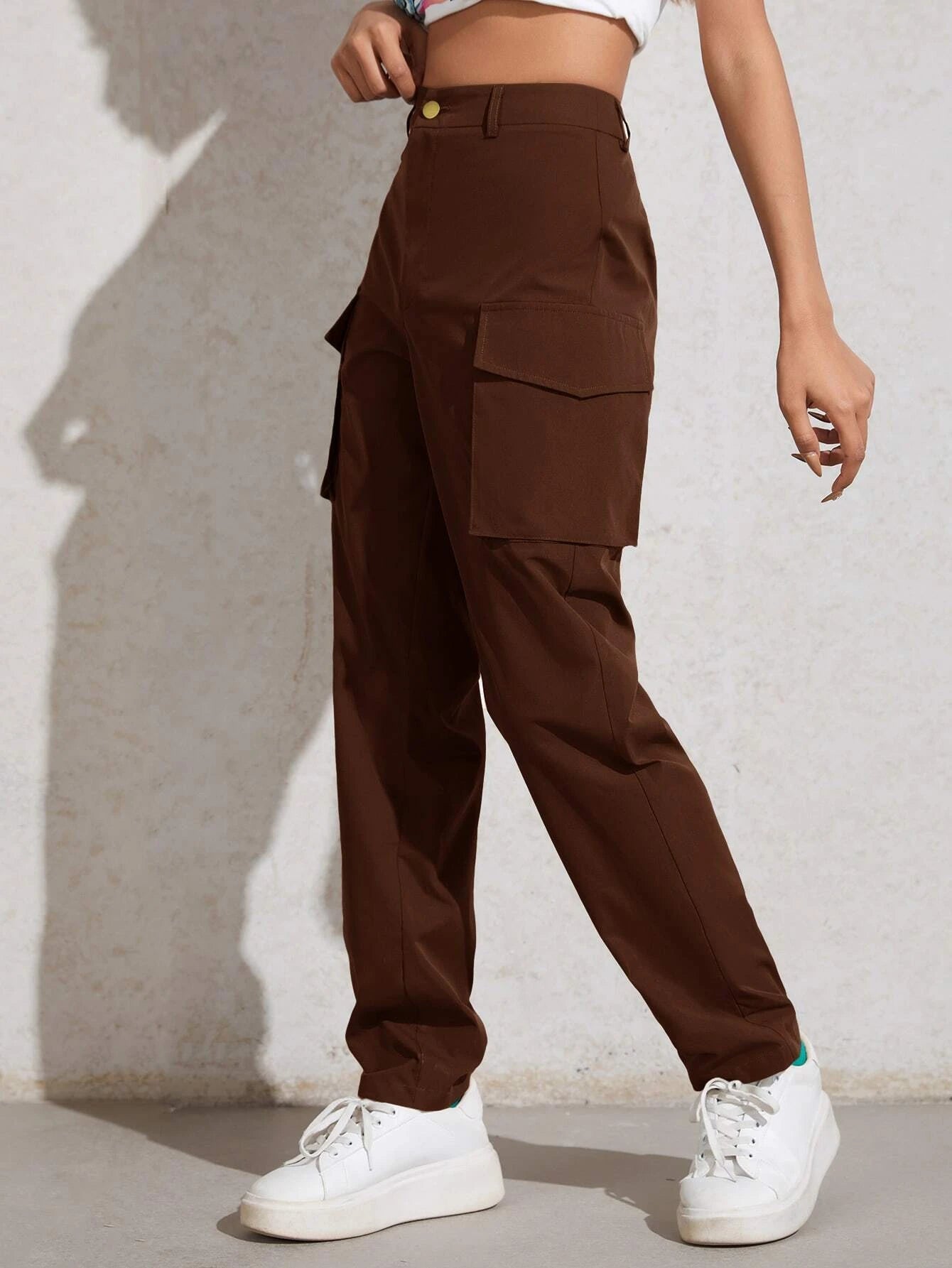 Regular Fit Flap Pocket Zipper Pants – waistband detail