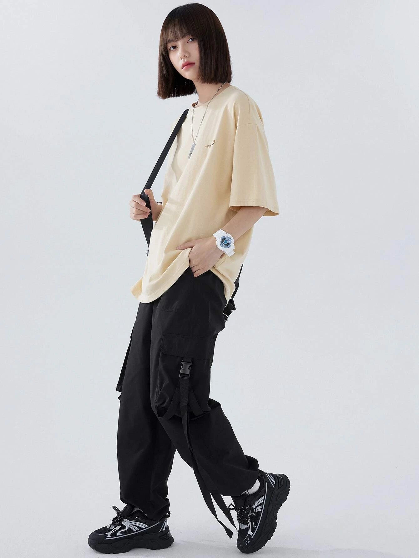 Casual Flap Pocket Cargo Pants Style 4 – full length outfit view