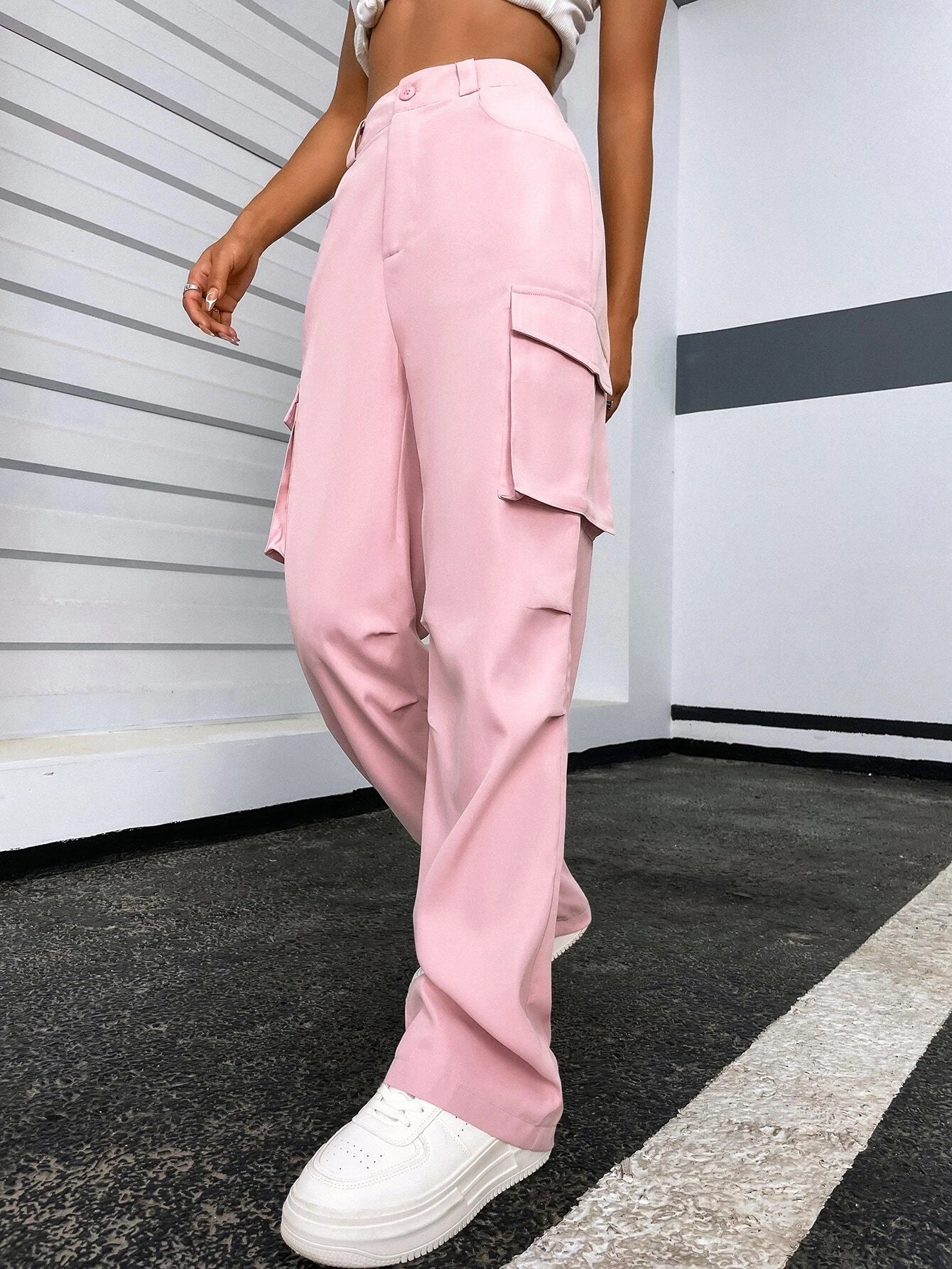 Regular Fit High Waist Cargo Pants – lifestyle view 34