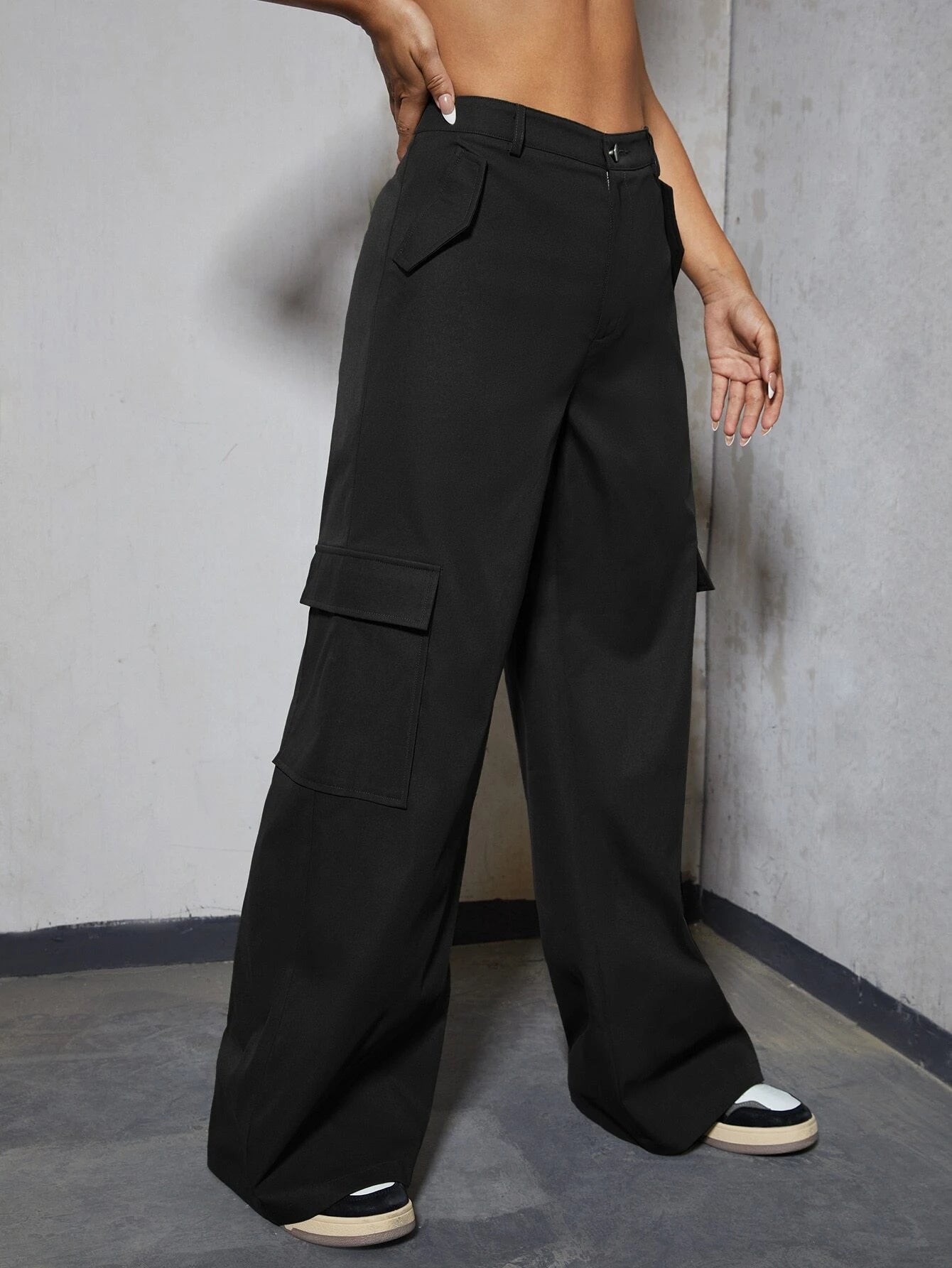 Flap Pocket High Waist Zipper Cargo Pant – side profile view