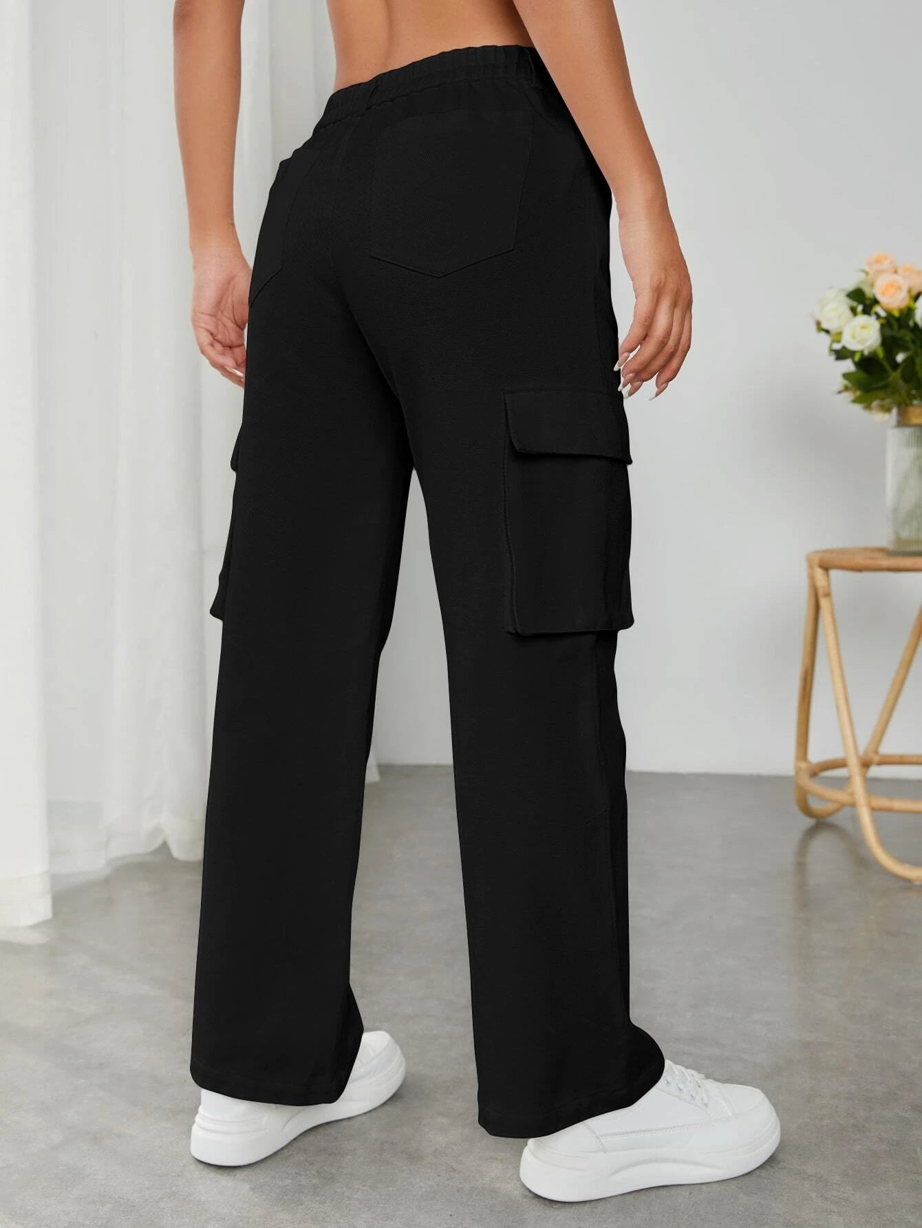 Solid Color Flap Pocket Zipper Fly Pants – side profile view