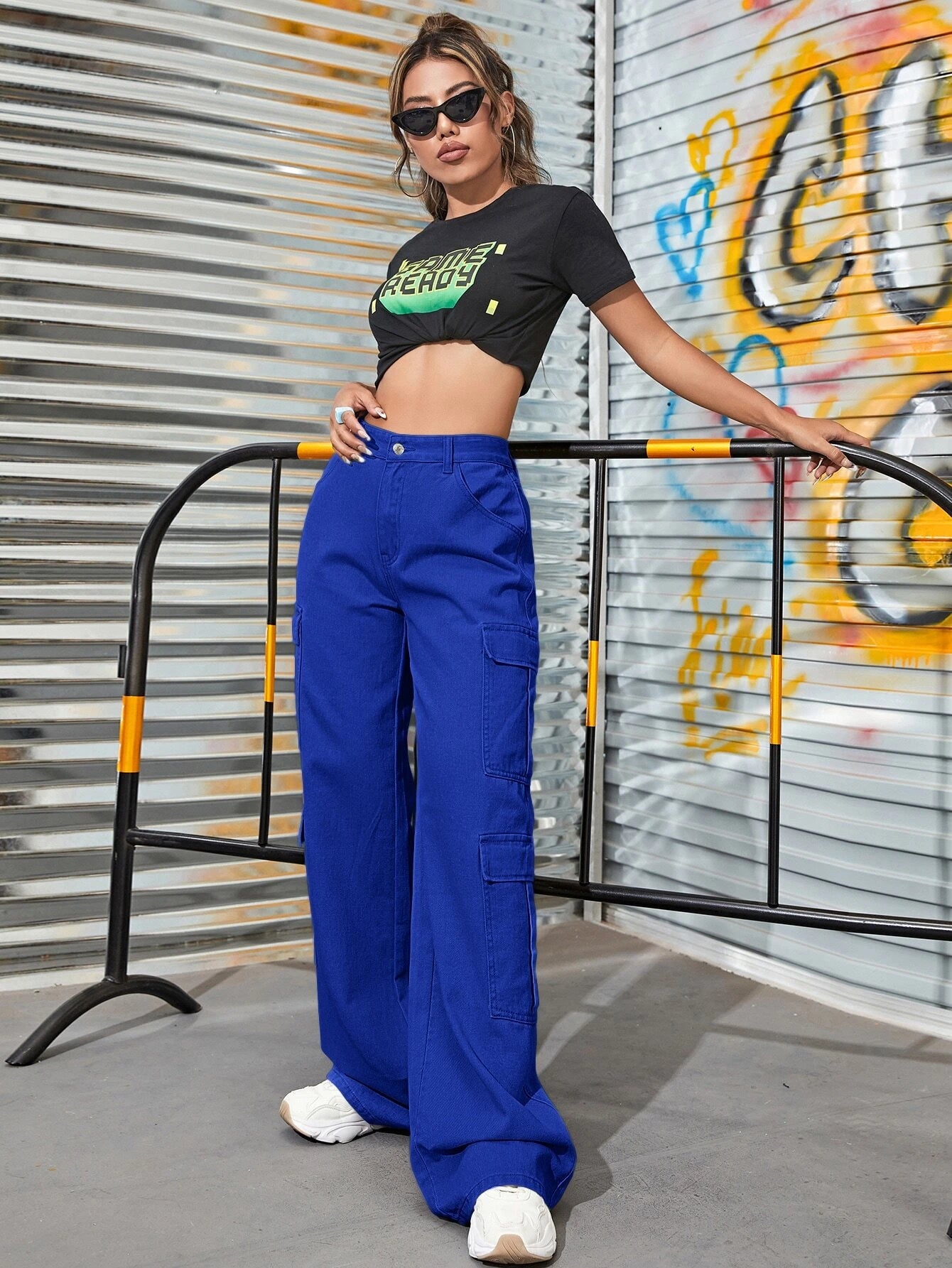 Zipper Fly High Waist Cargo Jeans – pocket detail close-up