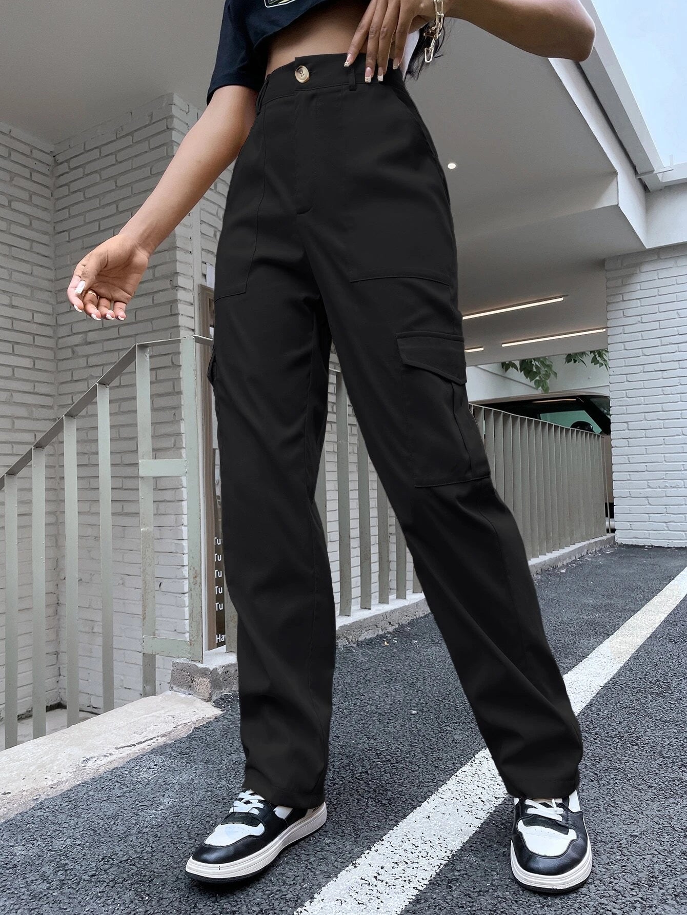 Regular Fit Non Stretch Cargo Pants – back view detail
