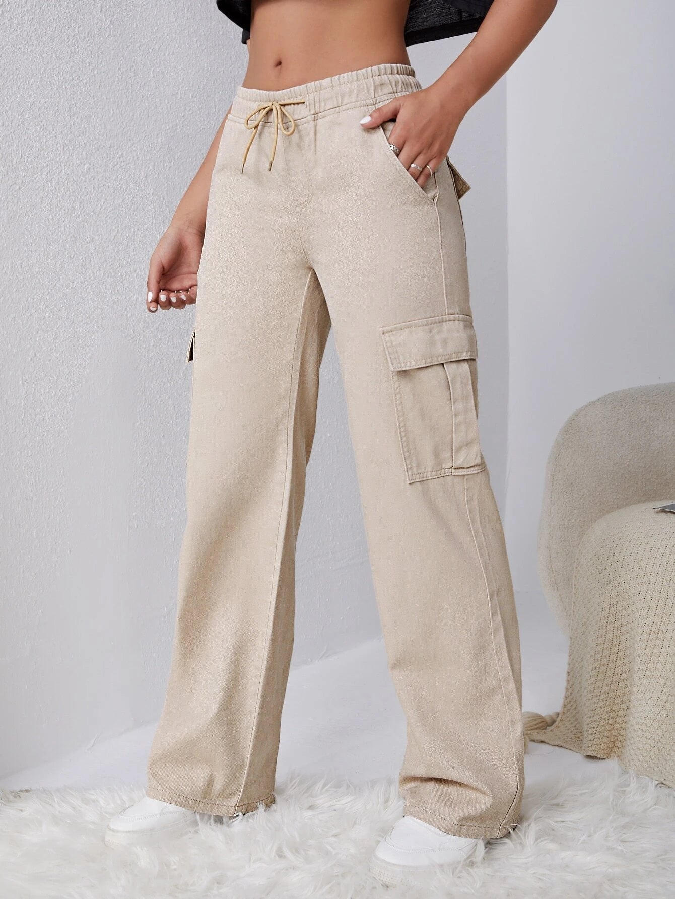 Flap Pocket Side Cargo Jeans Style 7 – back view detail