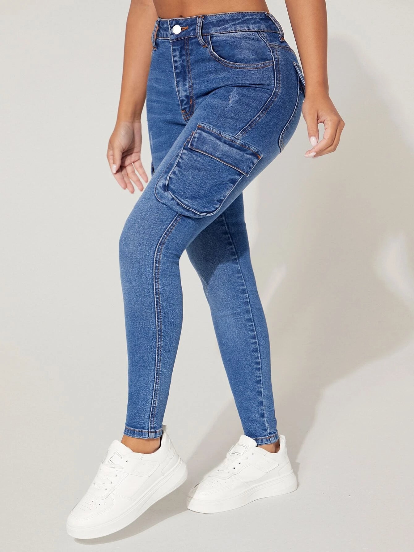 Scratch Flap Pocket Cargo Jeans – back view detail