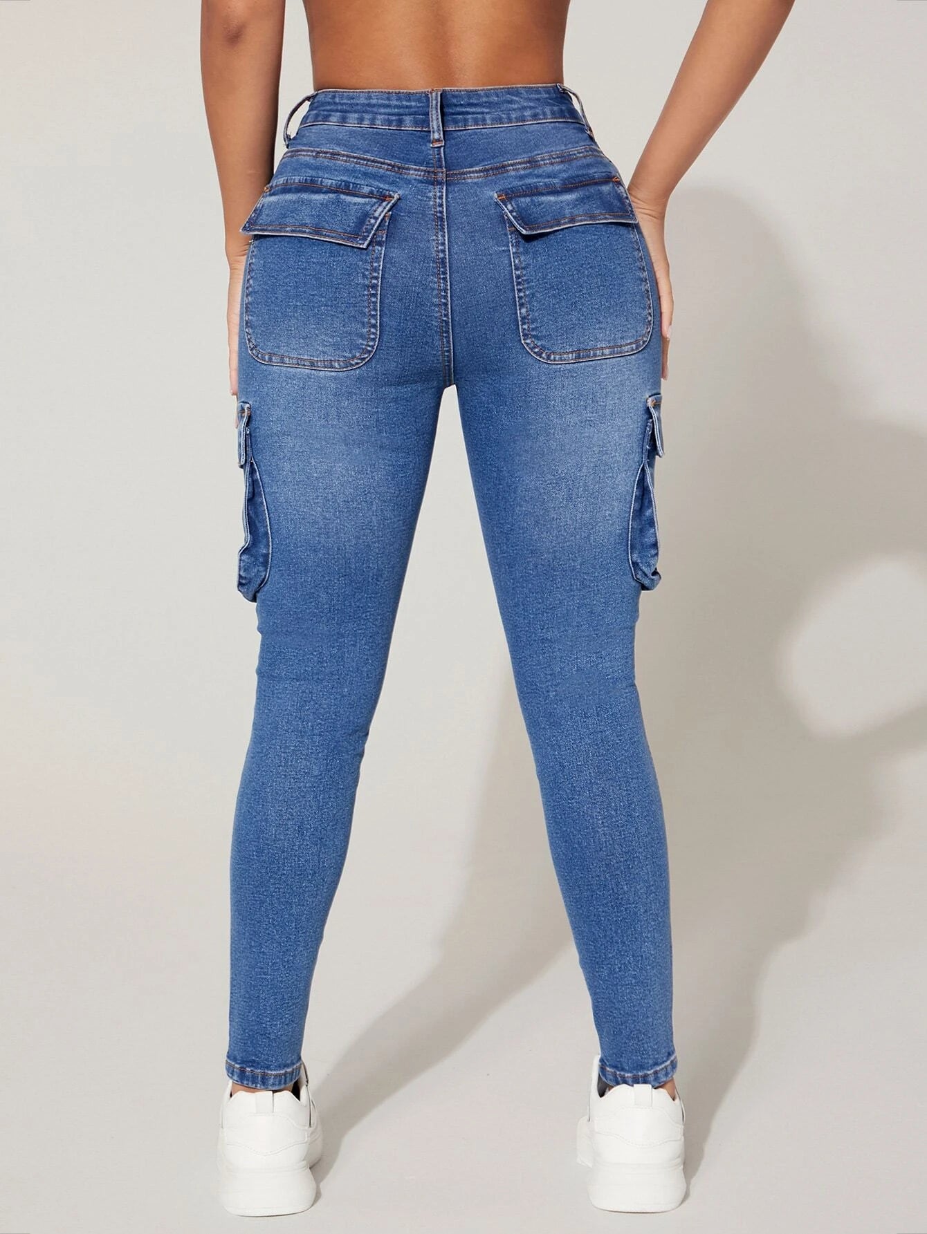 Scratch Flap Pocket Cargo Jeans – pocket detail close-up