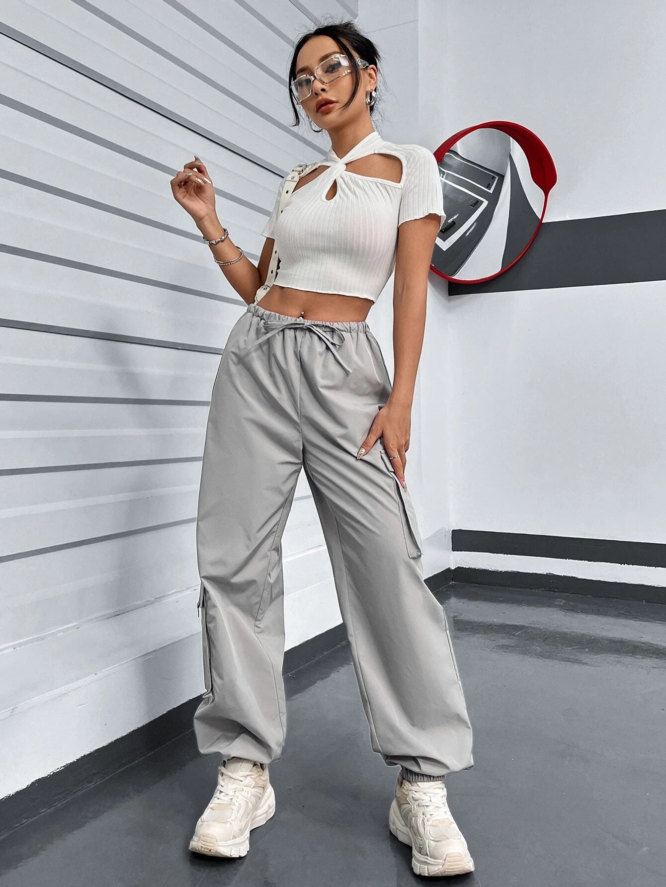 Drawstring Parachute Cargo Pant – waistband detail