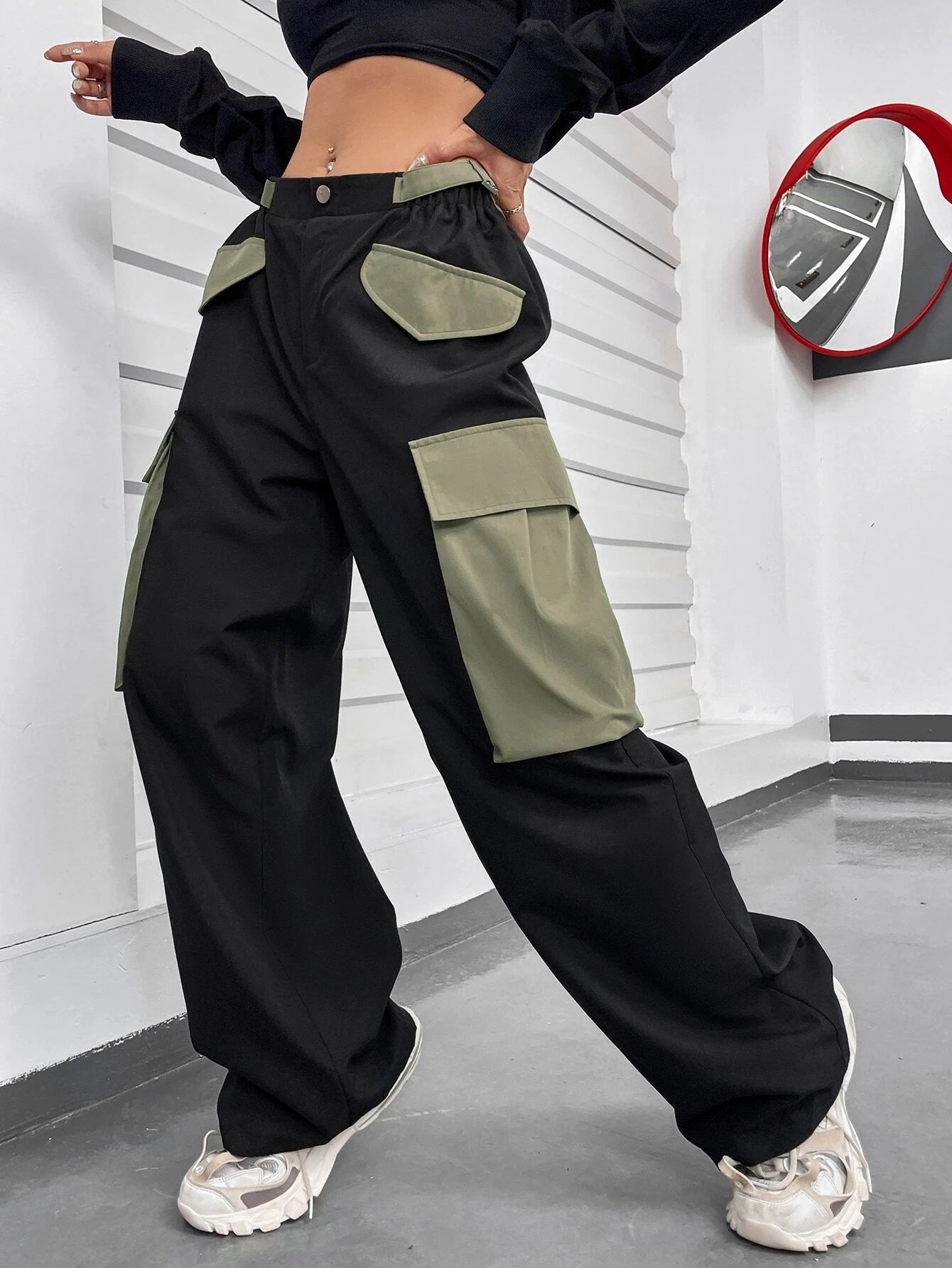 Gorpcore Low Rise Flap Pocket Cargo Pants – side profile view