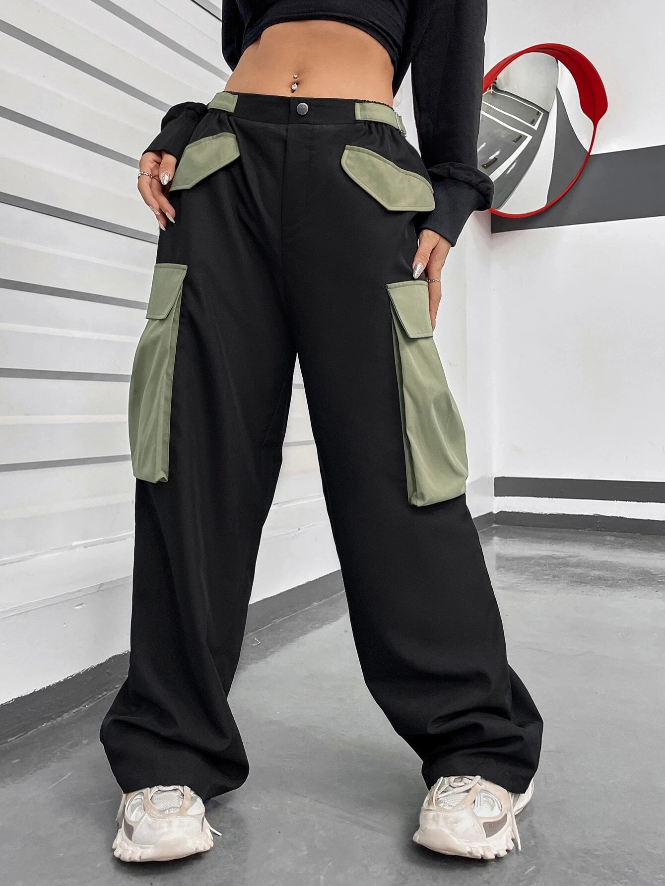 Gorpcore Low Rise Flap Pocket Cargo Pants – pocket detail close-up
