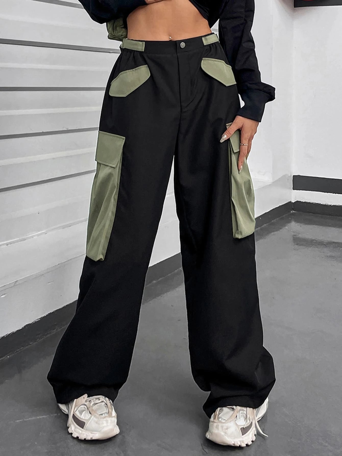 Gorpcore Low Rise Flap Pocket Cargo Pants – waistband detail