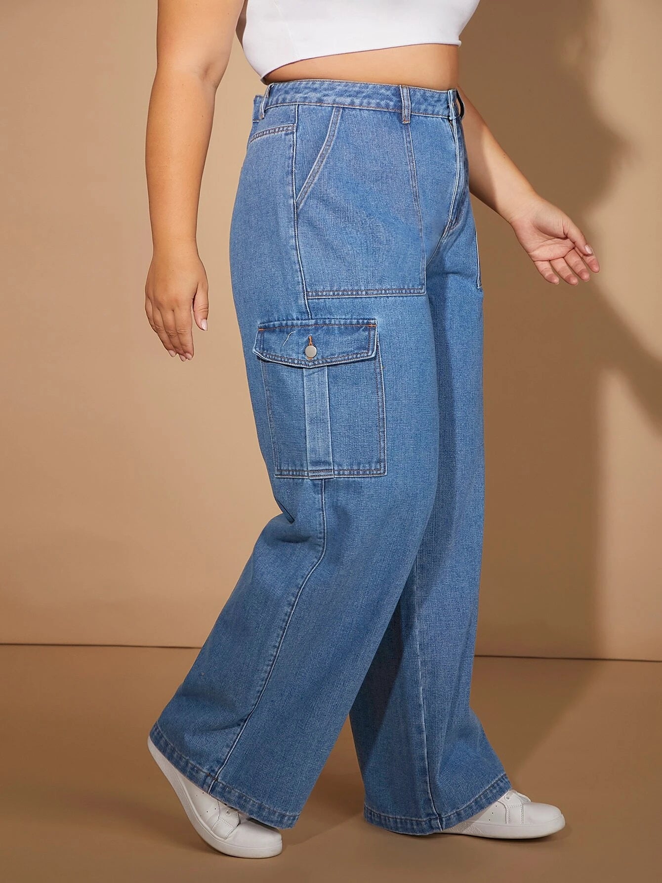 Cargo Jeans With Additional Flap Pocket Detail – fabric detail close-up