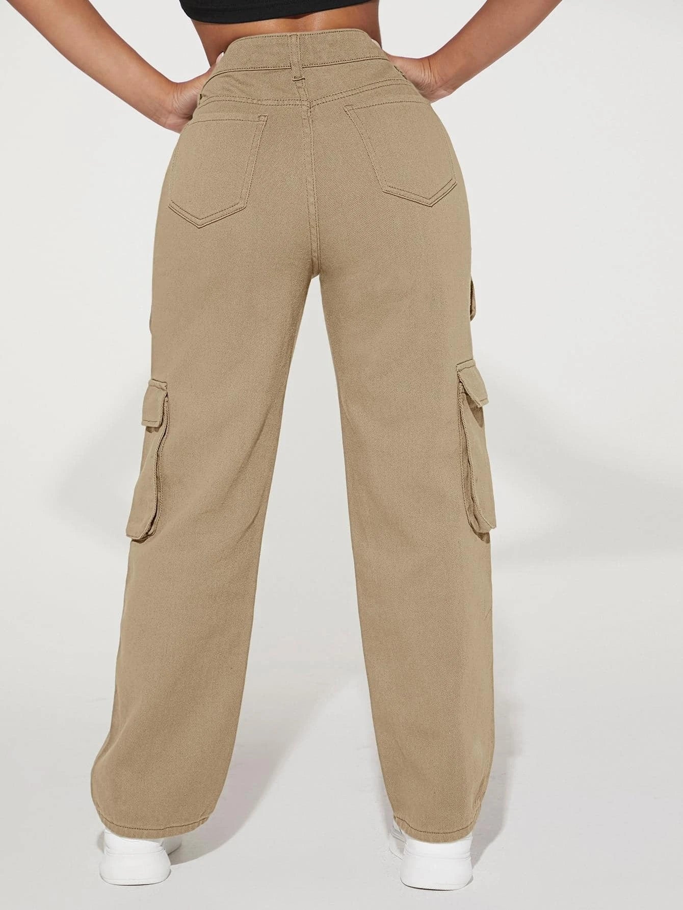 High Waist Flap Pocket Side Cargo Jeans in Green – pocket detail close-up