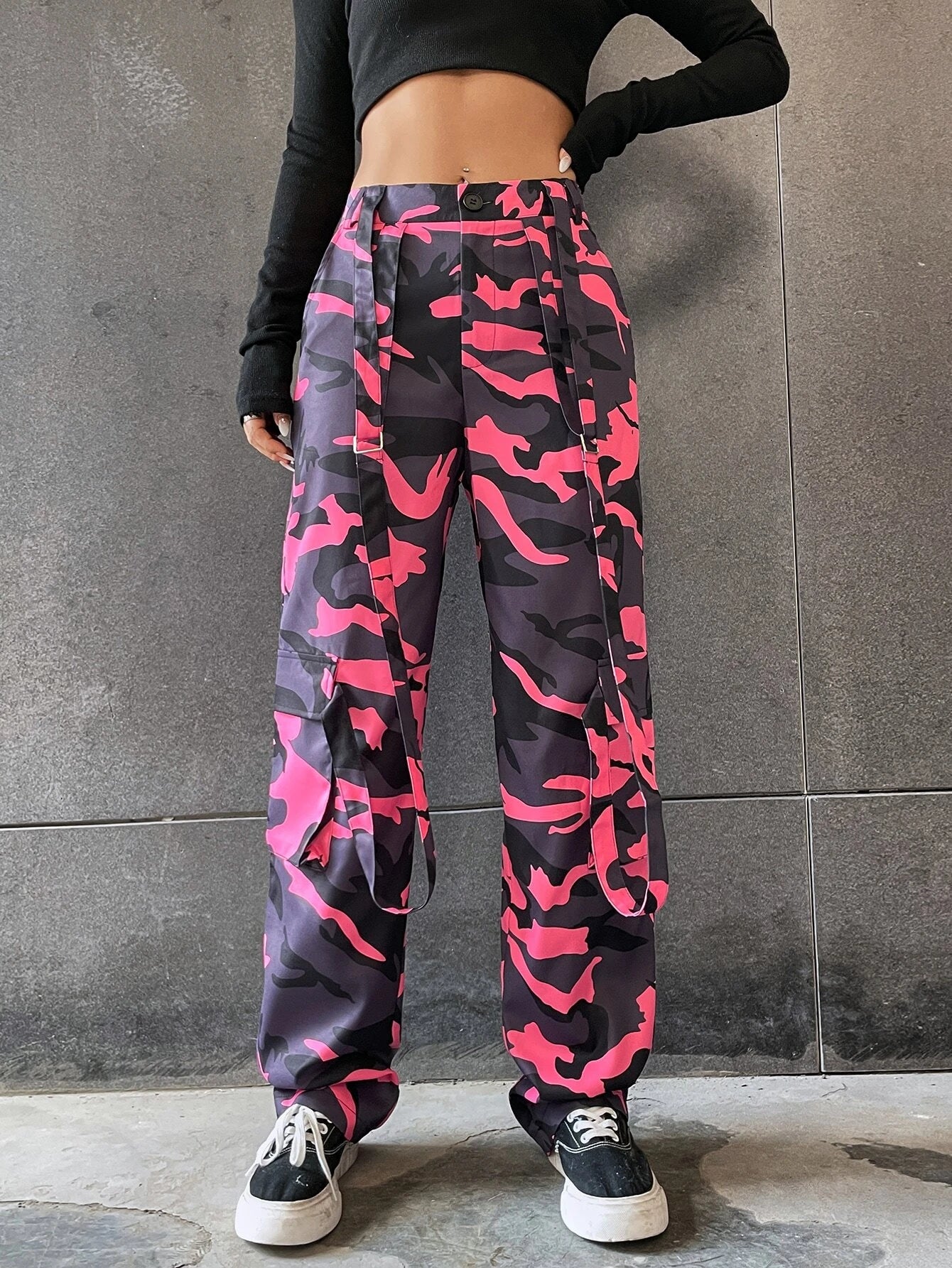 Camo Print Flap Pocket Cargo Pants Style 3 – back view detail