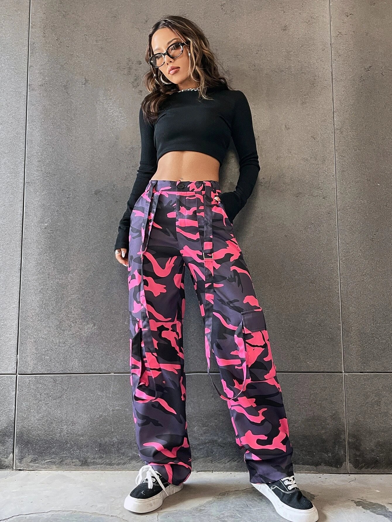 Camo Print Flap Pocket Cargo Pants Style 3 – waistband detail