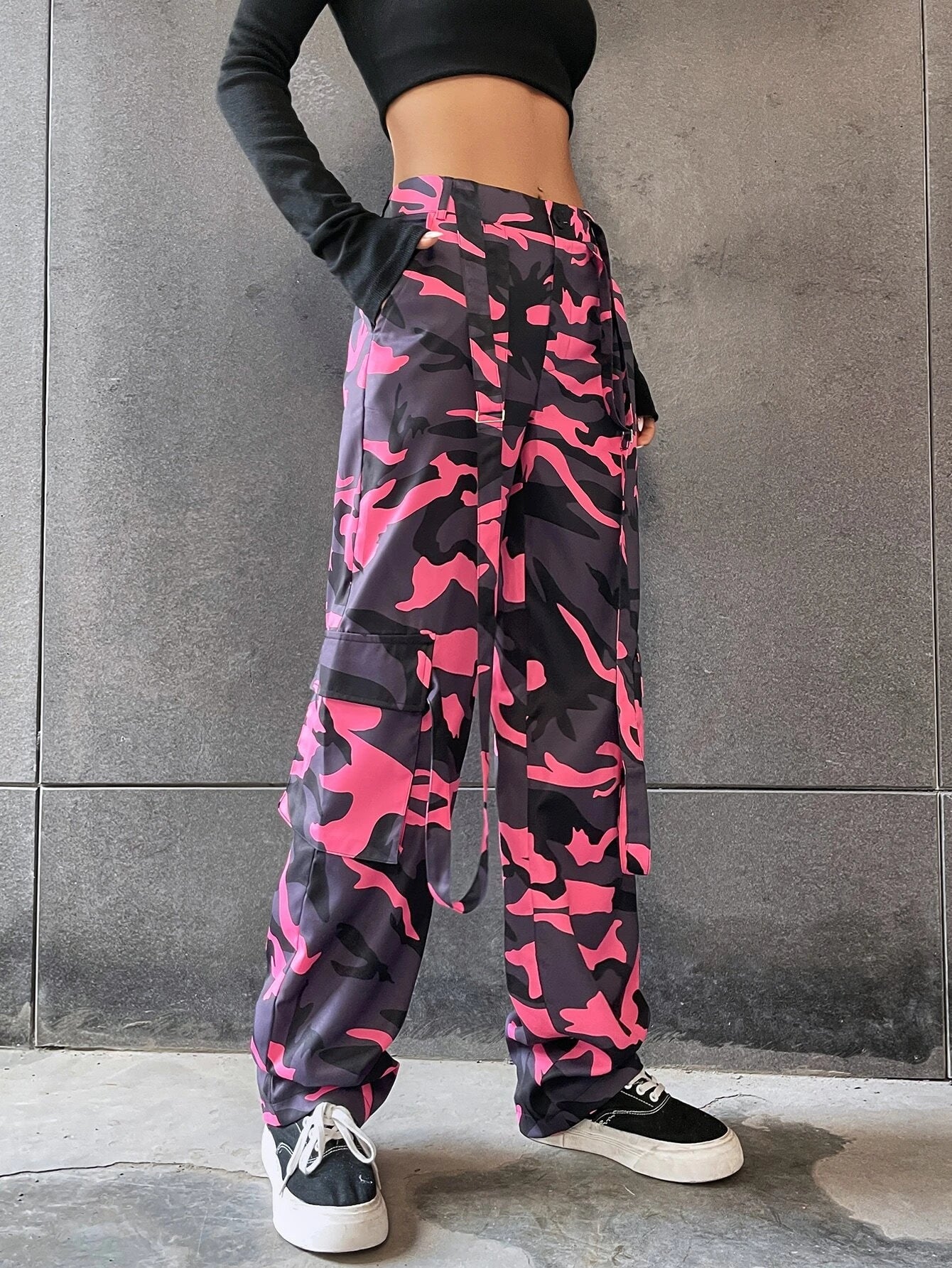 Camo Print Flap Pocket Cargo Pants Style 3 – full length outfit view