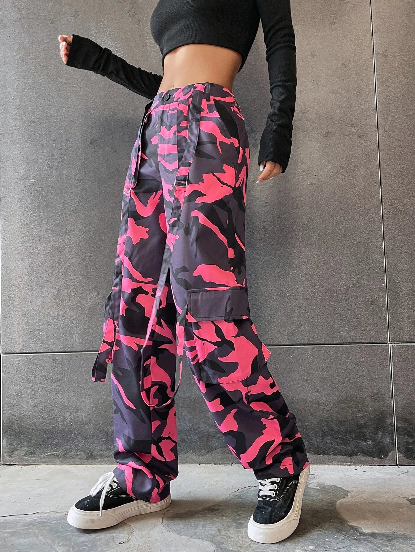 Camo Print Flap Pocket Cargo Pants Style 3 – side profile view