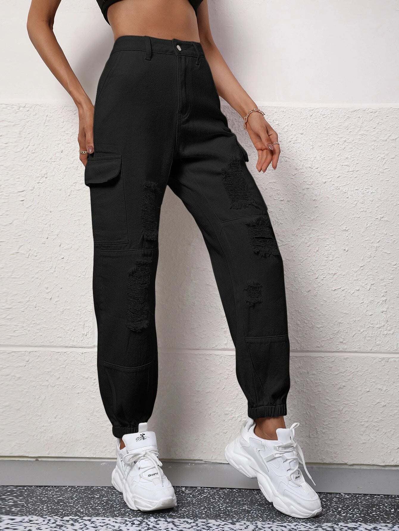 High Rise Ripped Cargo Jean – waistband detail