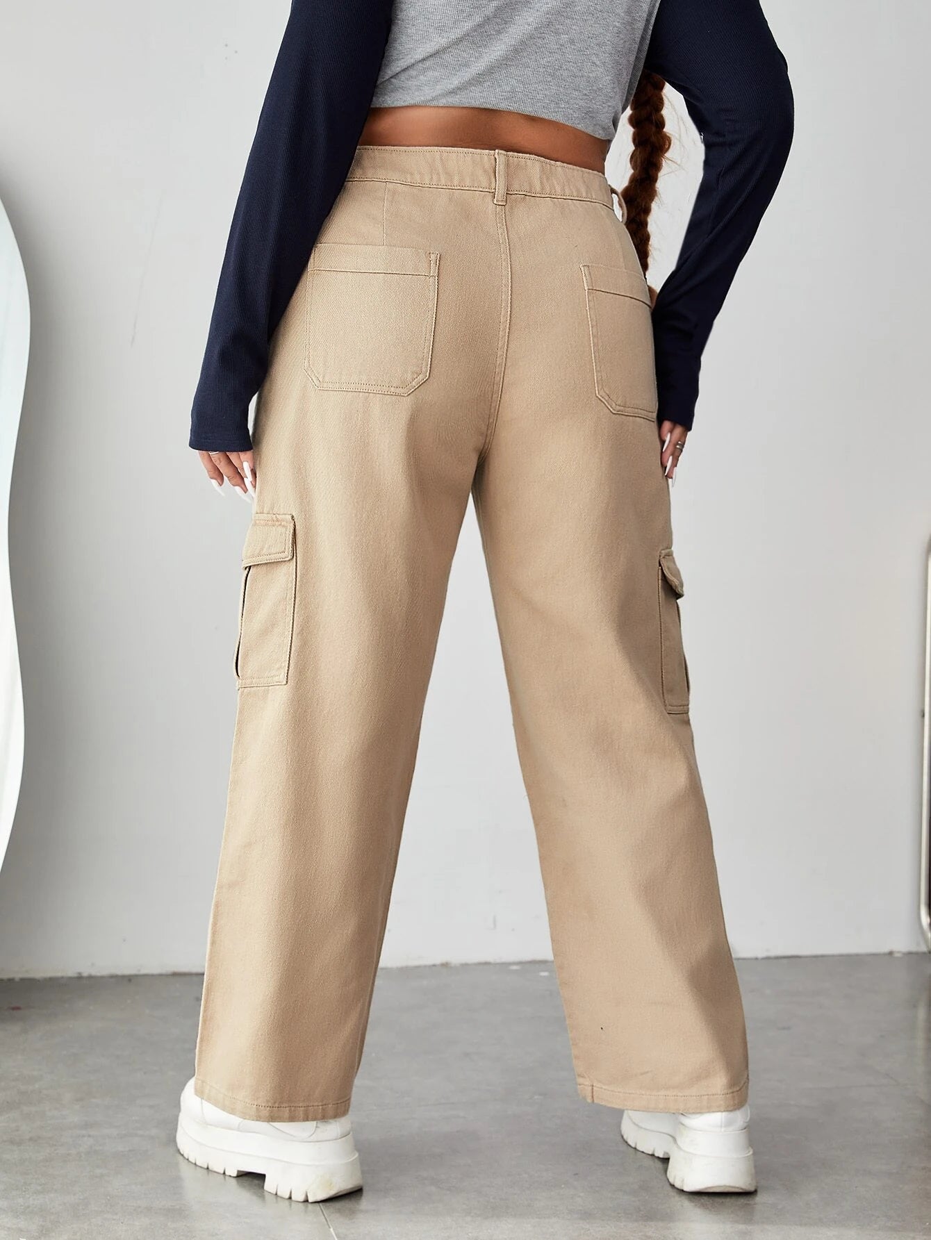 Regular Fit Side Cargo Jeans – fit and style view