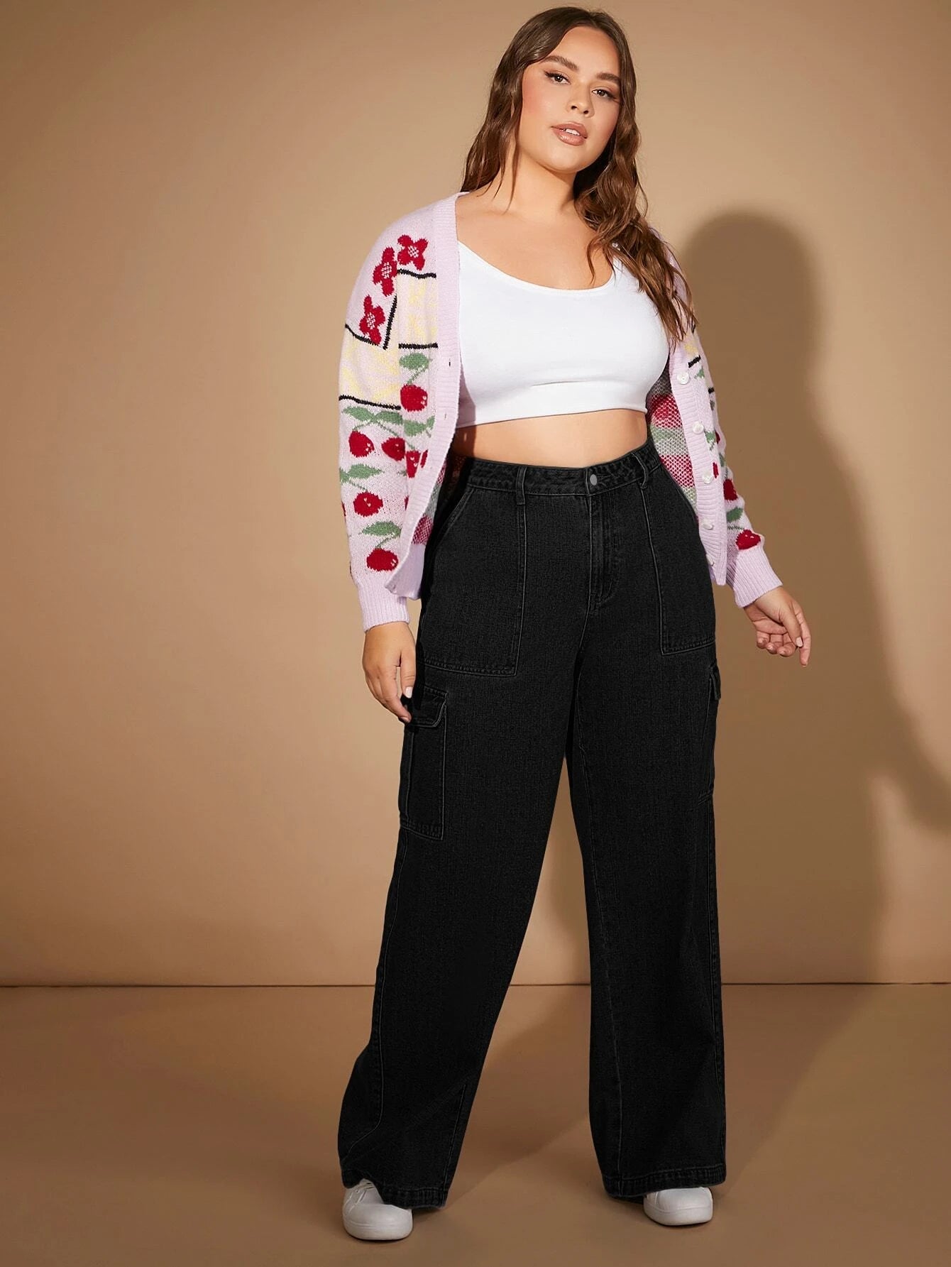 Plus Size Cargo Jeans With Flap Pockets – waistband detail