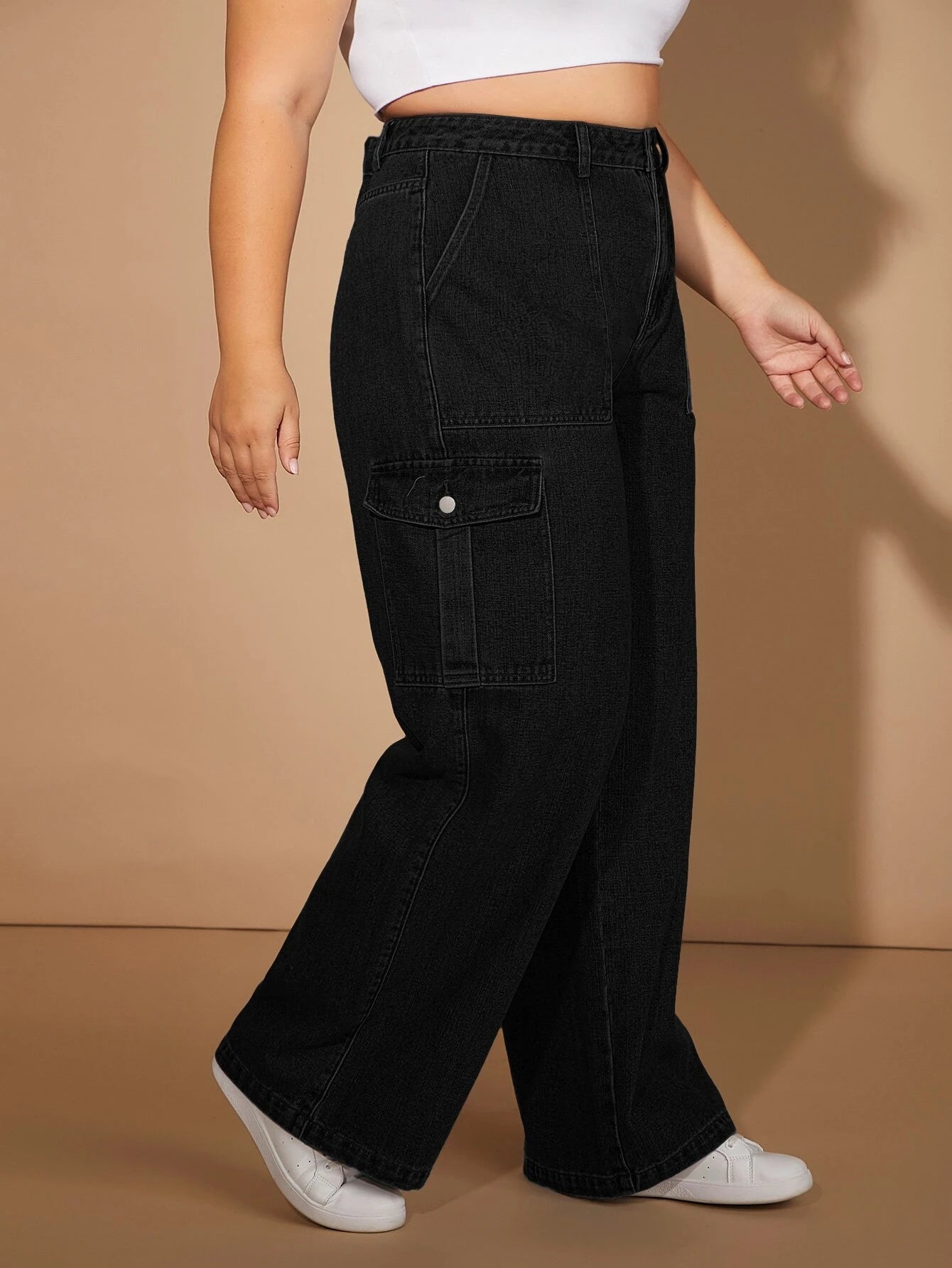 Plus Size Cargo Jeans With Flap Pockets – back view detail