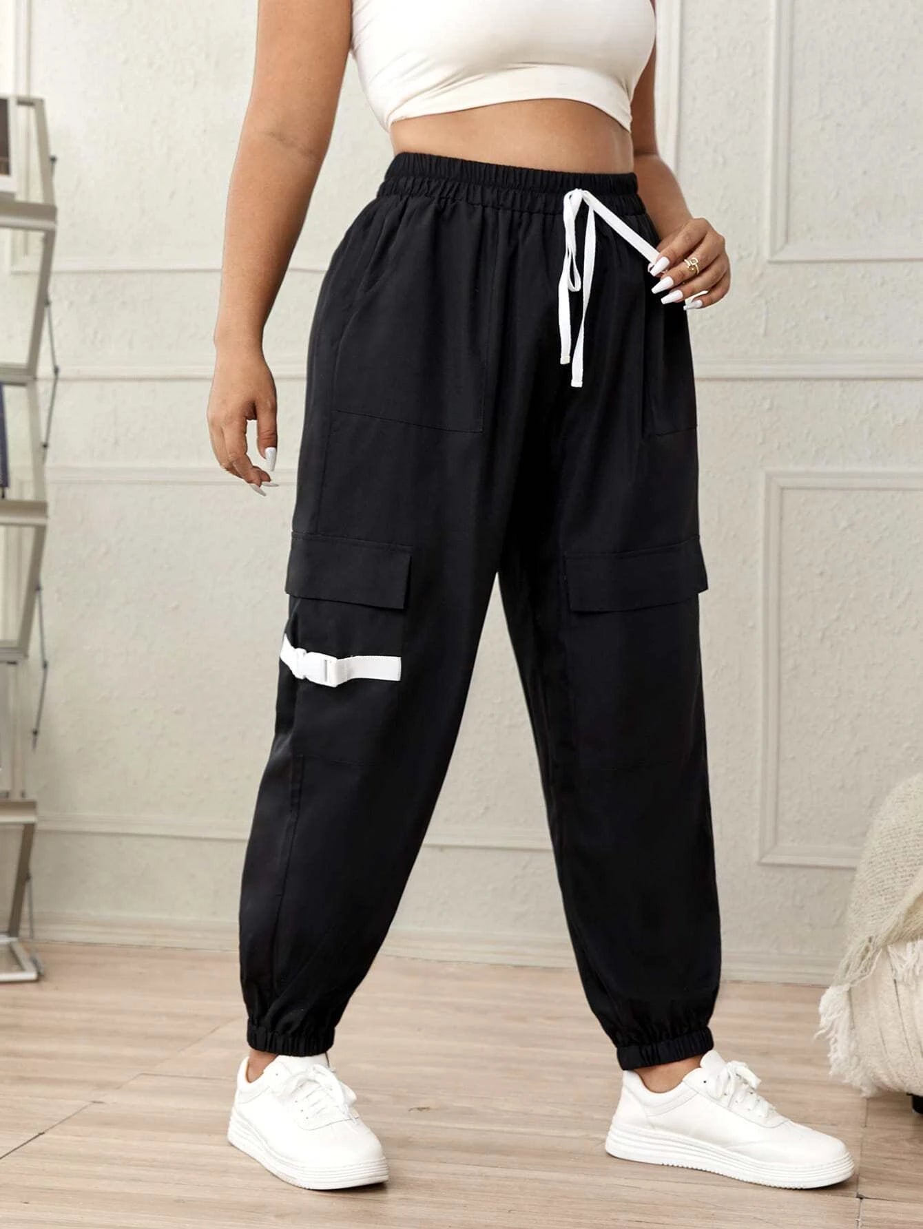 Regular Fit Drawstring Cargo Pants – pocket detail close-up