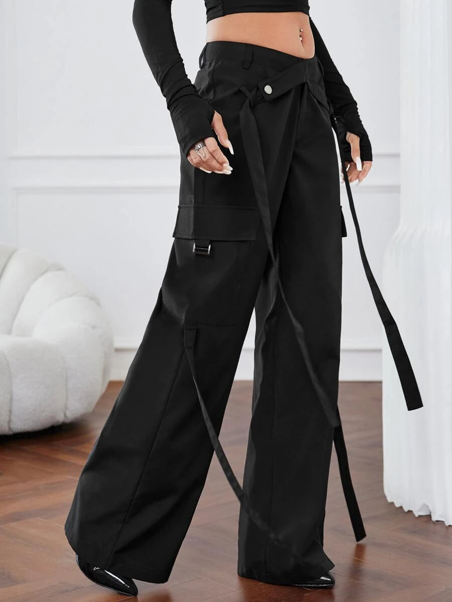 Flap Pocket Side Easy Wear Cargo Pants in Black – pocket detail close-up