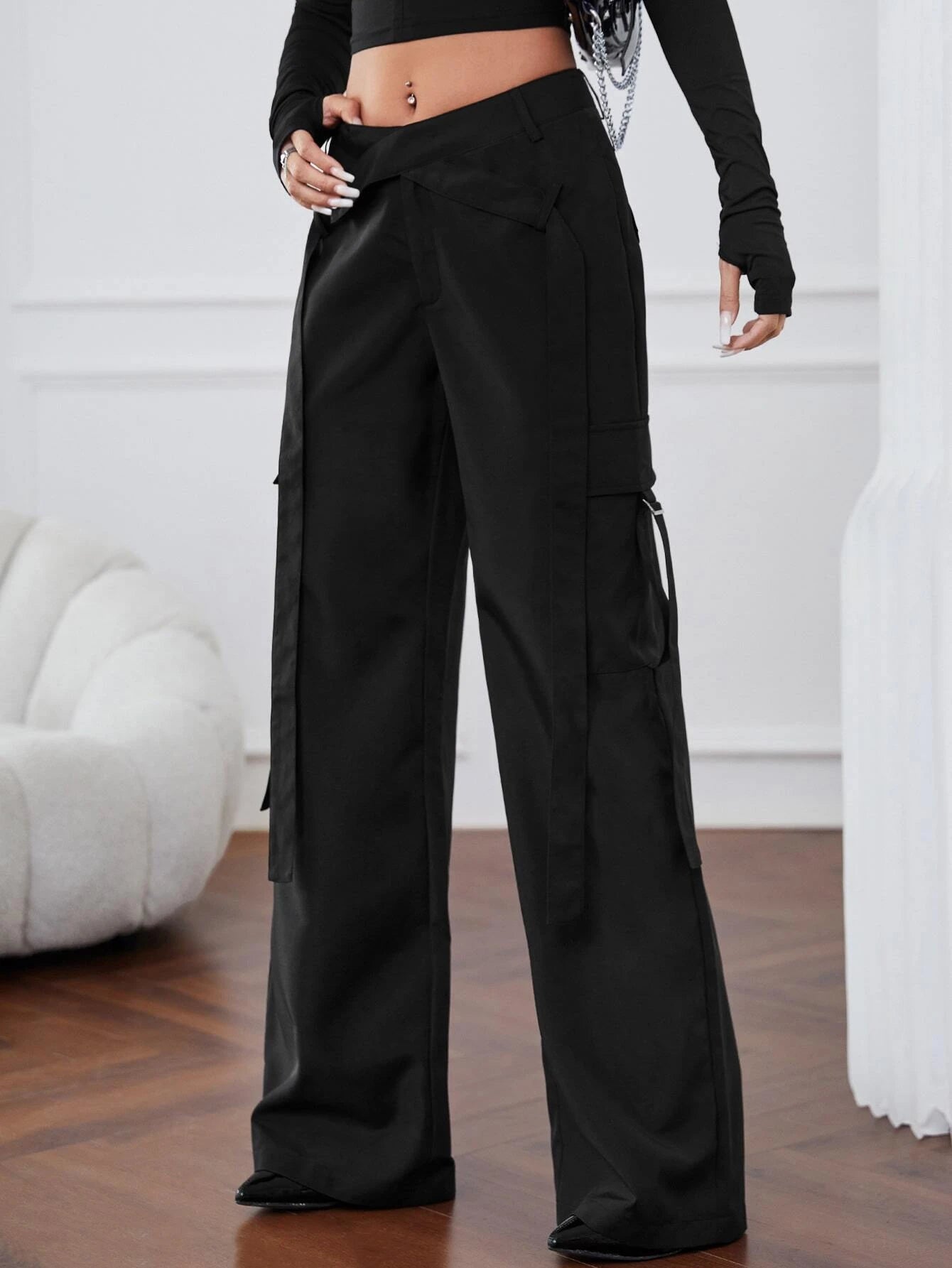 Gorpcore Flap Pocket Cargo Pants – pocket detail close-up