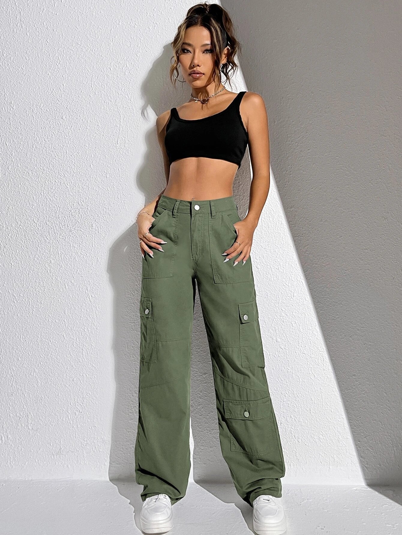 Plain Flap Pocket Cargo Jeans in Green – side profile view