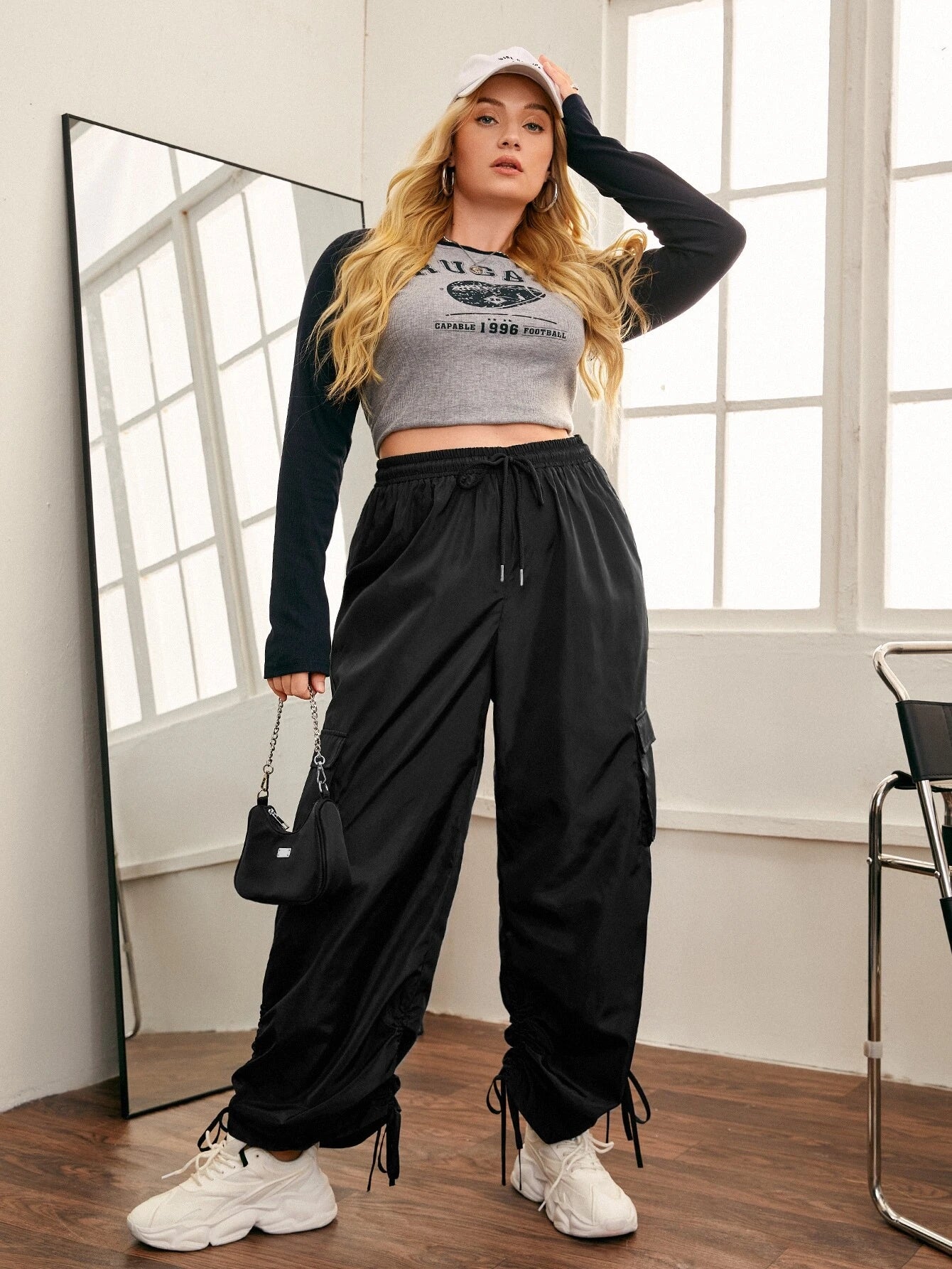 Flap Pocket Drawstring Hem Cargo Pants Style 1 – waistband detail