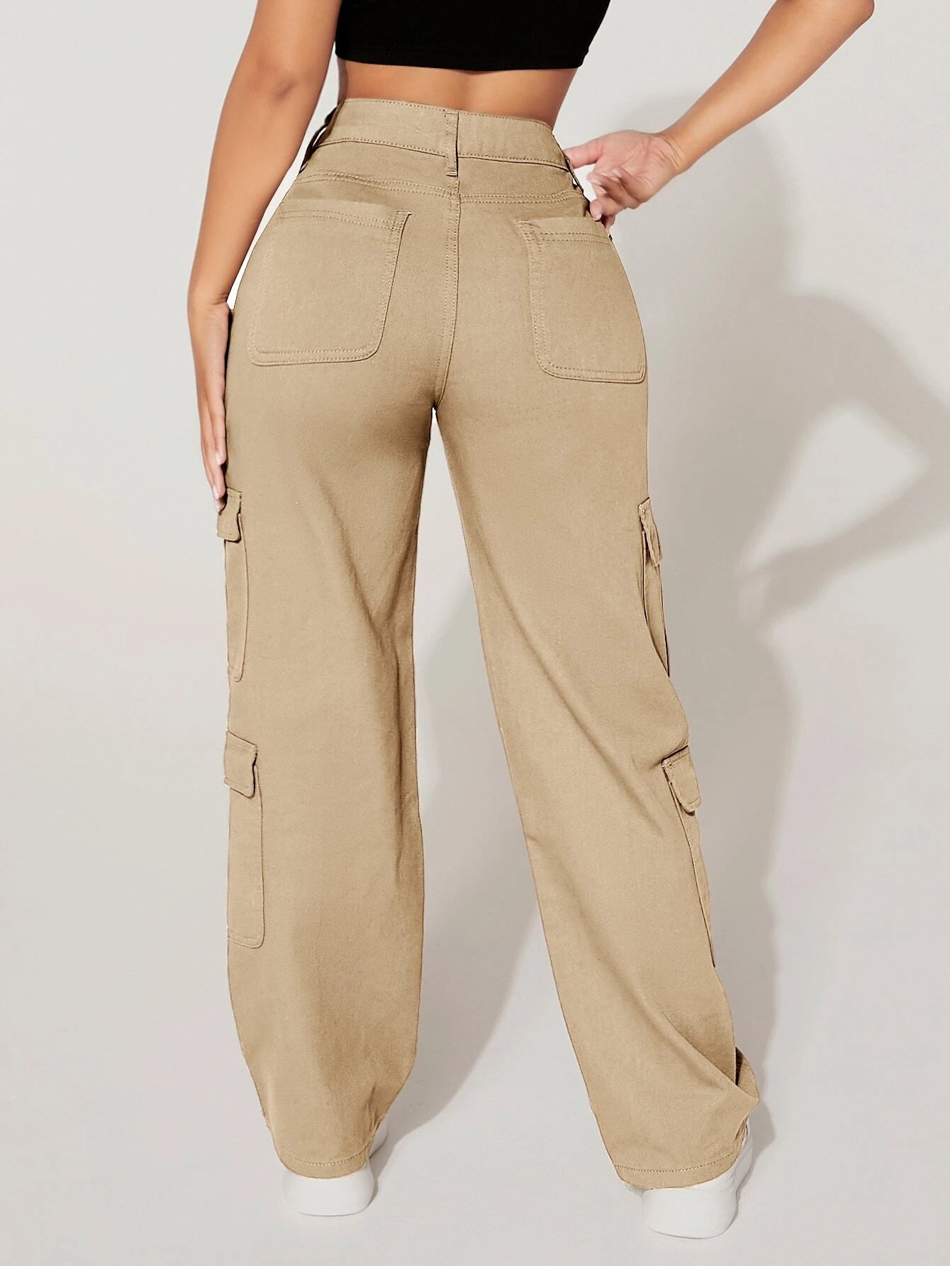 Plain Straight Leg Flap Pocket Cargo Pants – model wearing view