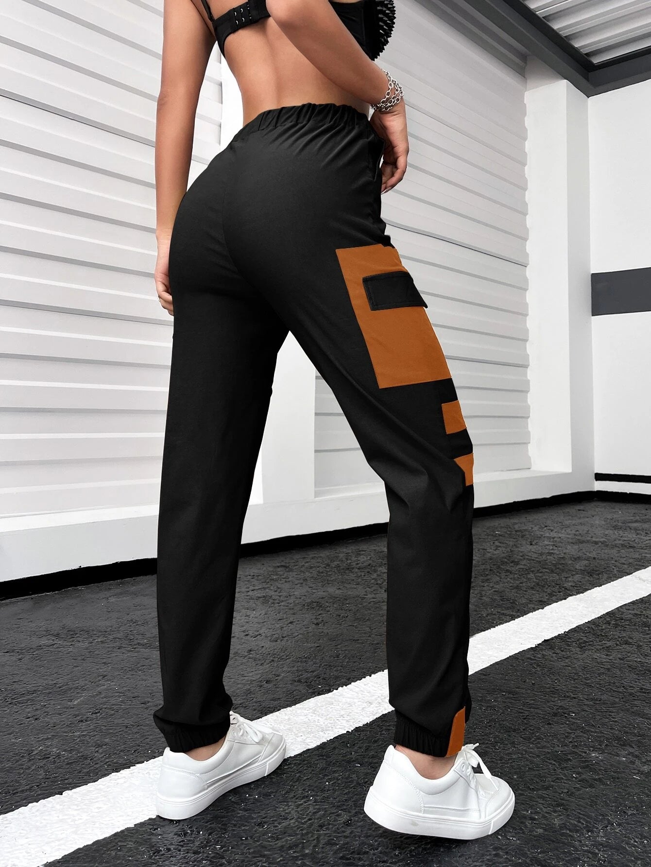 Cargo Pants With Drawstring Waistband – back view detail