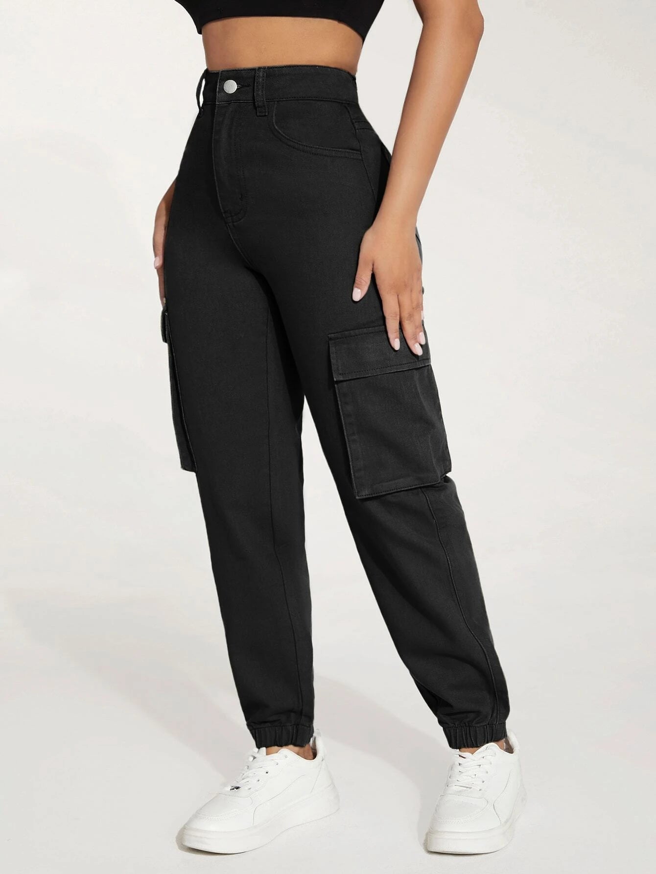 Flap Pocket Side Cargo Jeans in Green – fit and style view