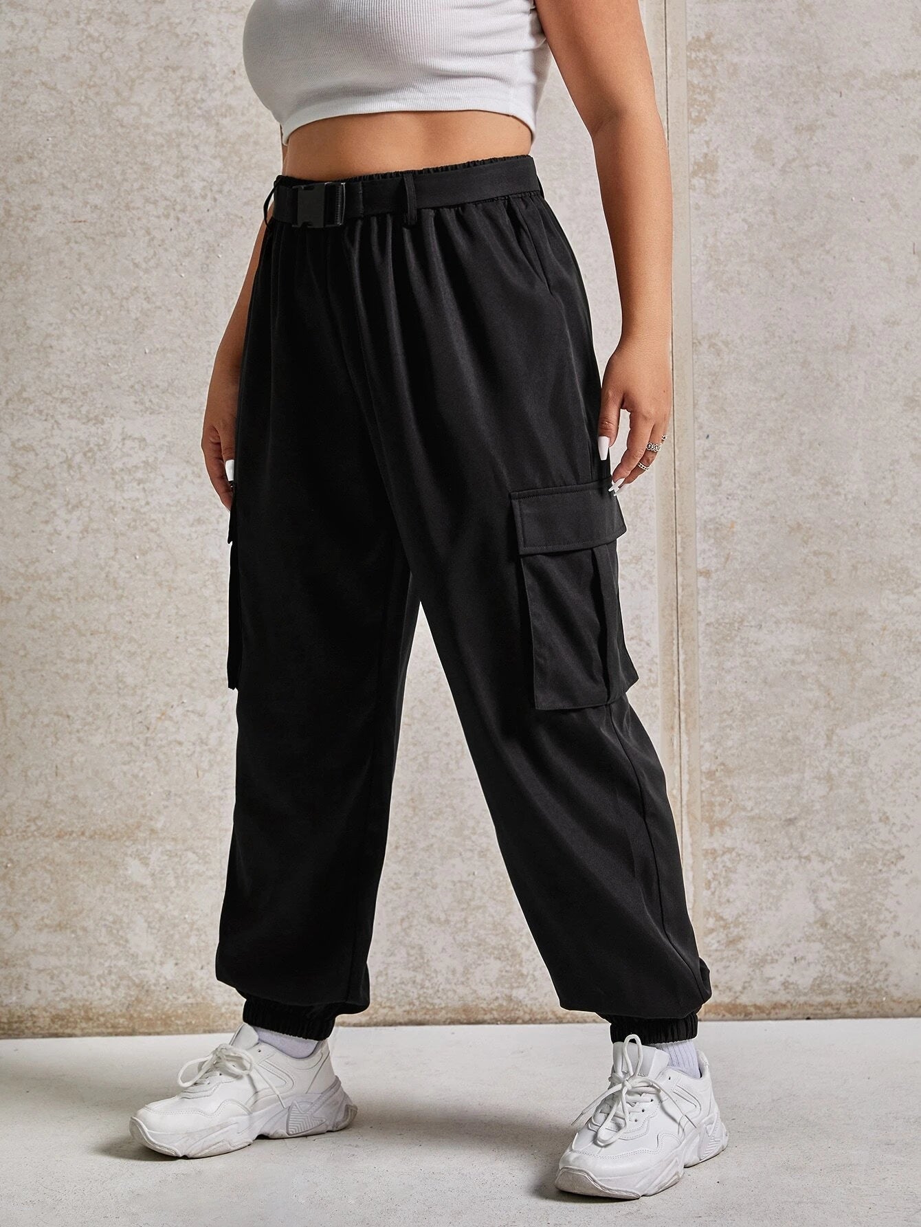 Buckled Belted Cargo Pants – waistband detail