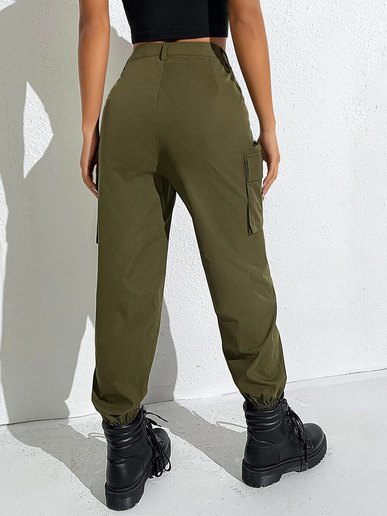 Letter Print Zipper Cargo Pant – back view detail