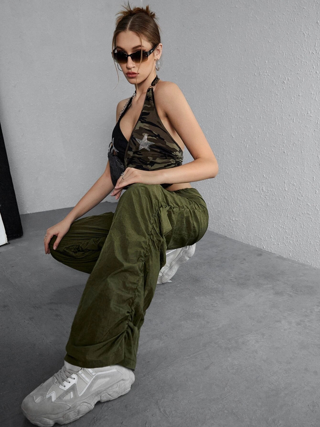 Low Rise Ruched Parachute Pants – waistband detail