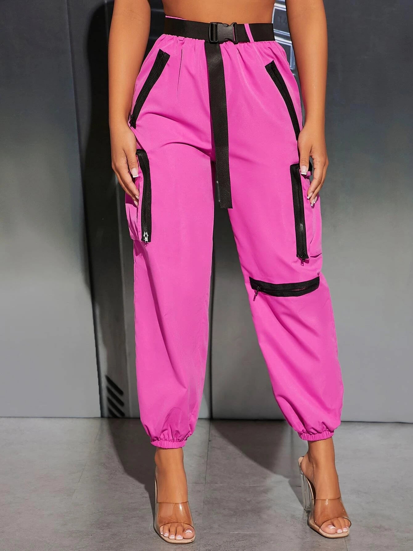Flap Pocket Side Buckled Belted Cargo Pants Style 1 – waistband detail