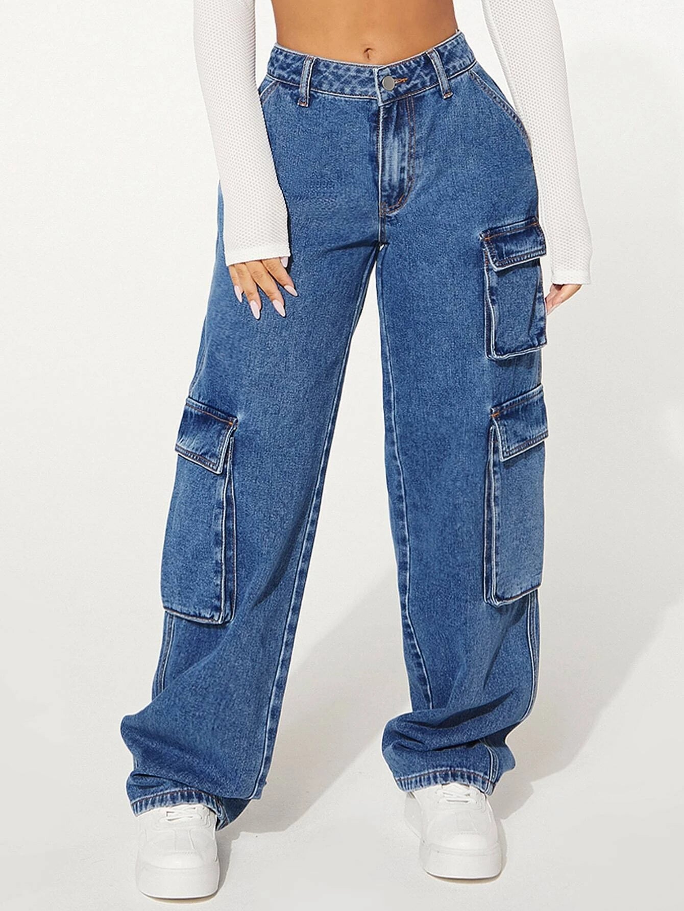 Flap Pocket Cargo Jeans Style 9 – pocket detail close-up