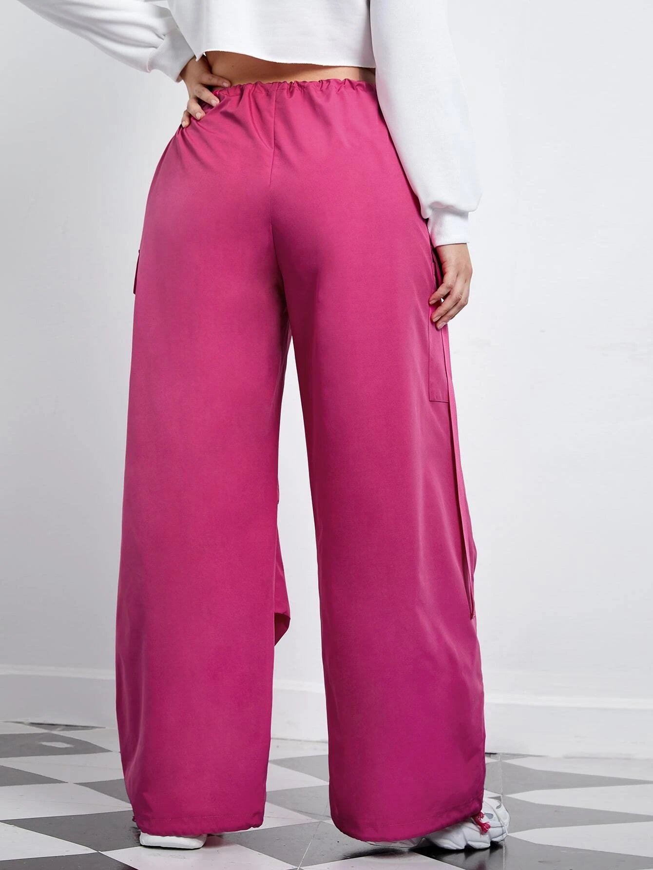 Flap Pocket Side Drawstring Waist Pants – model wearing view