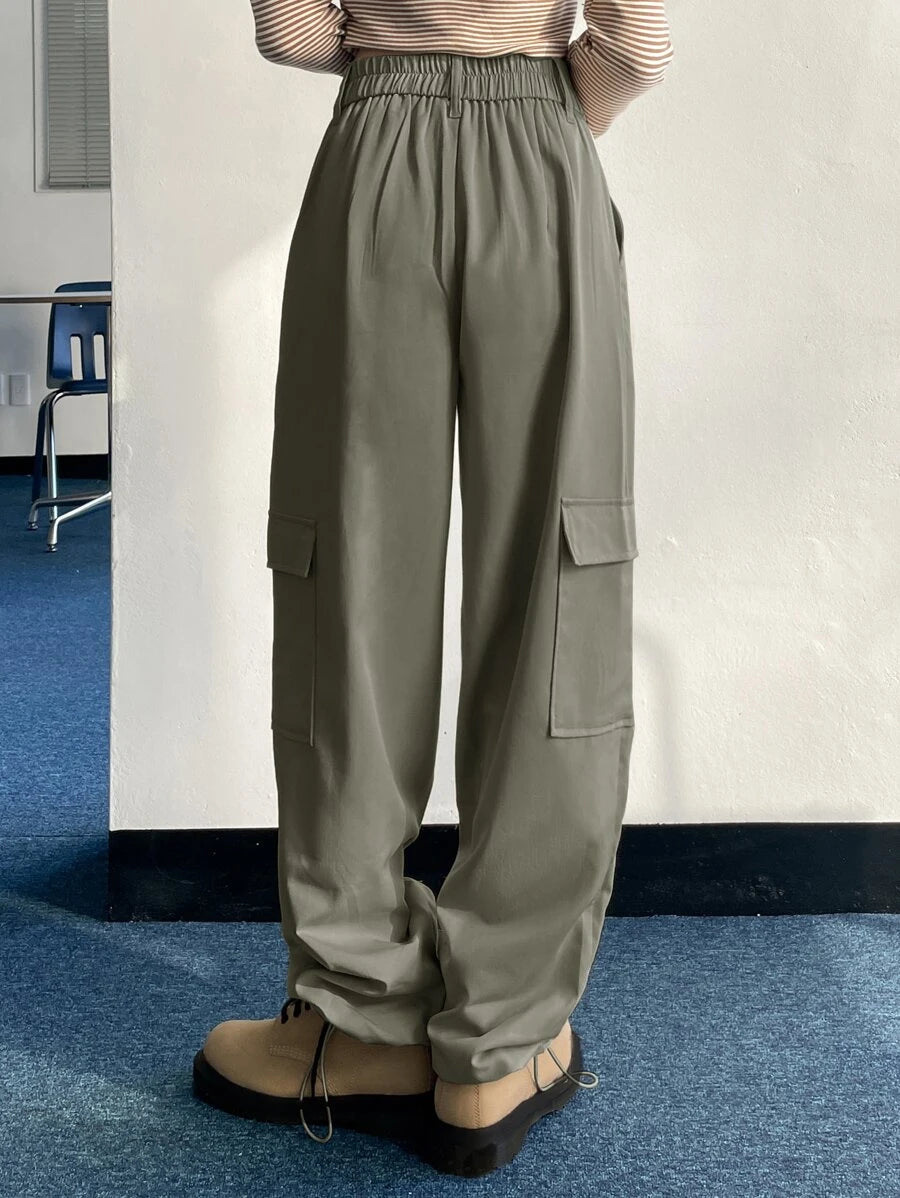Flap Pocket Side Drawstring Hem Cargo Pants in Black – waistband detail