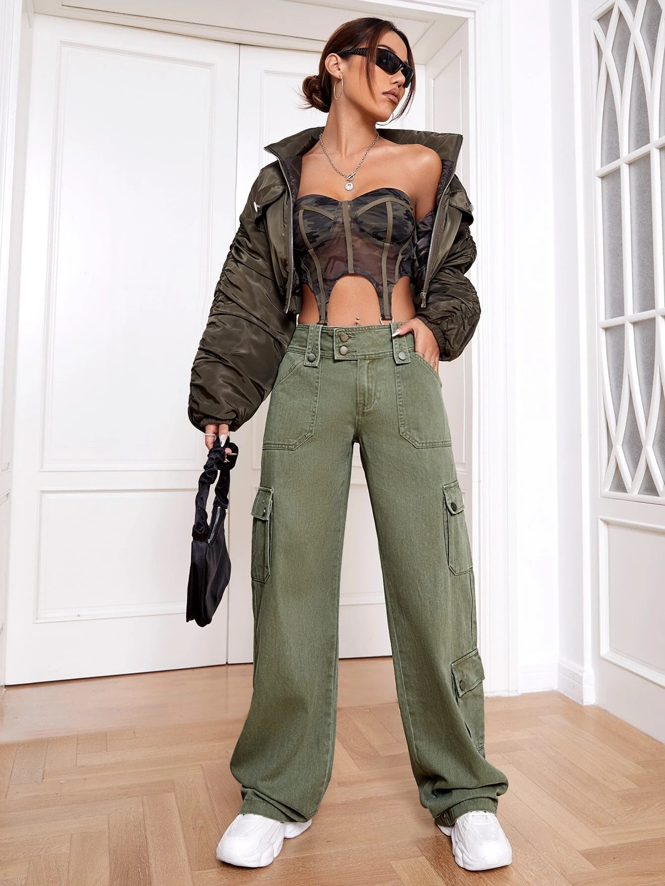 Long Flap Pocket Cargo Jeans – back view detail