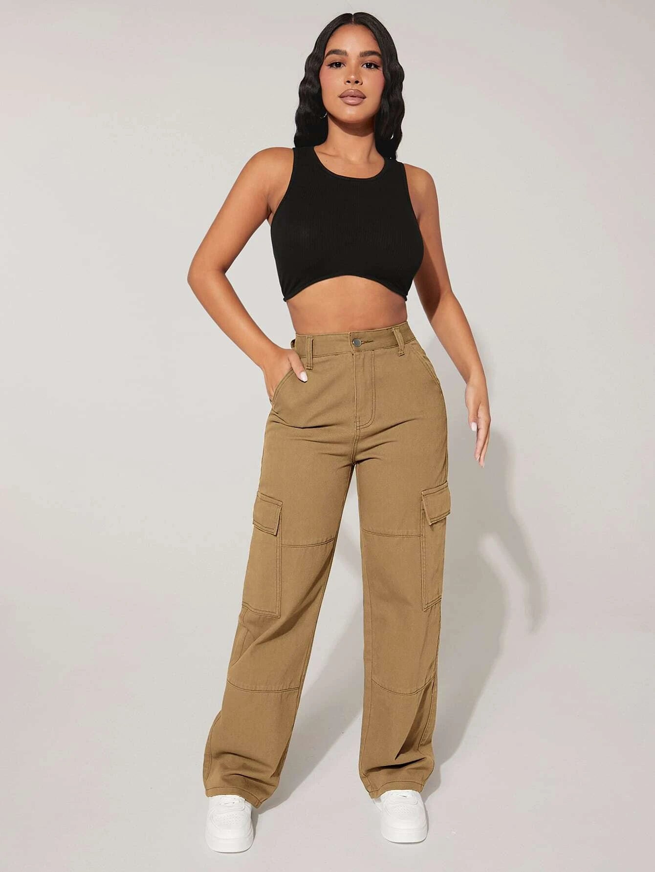 Flap Pocket Cargo Jeans Style 8 – pocket detail close-up