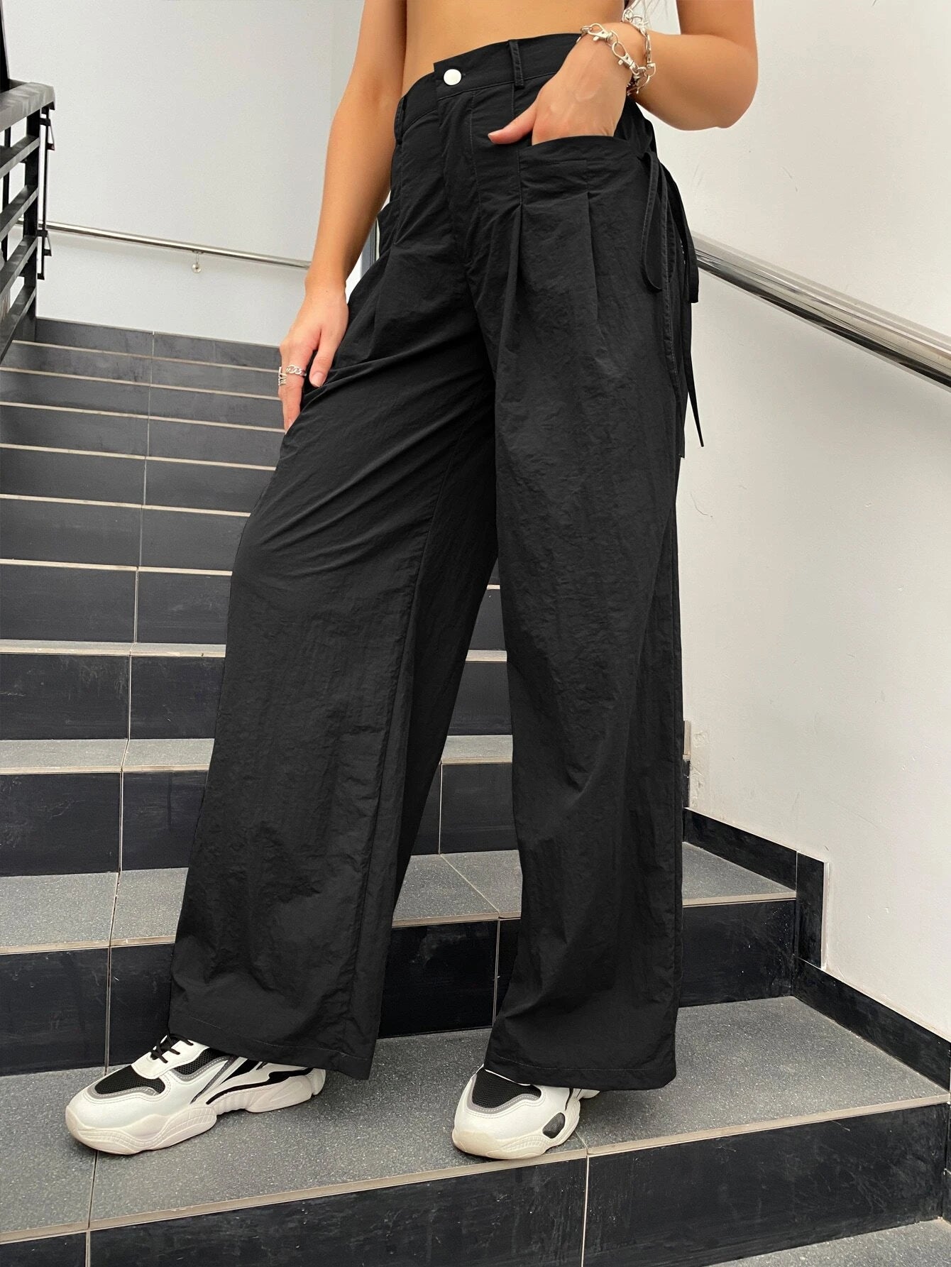 Ruched Knot Side Cargo Pants – waistband detail